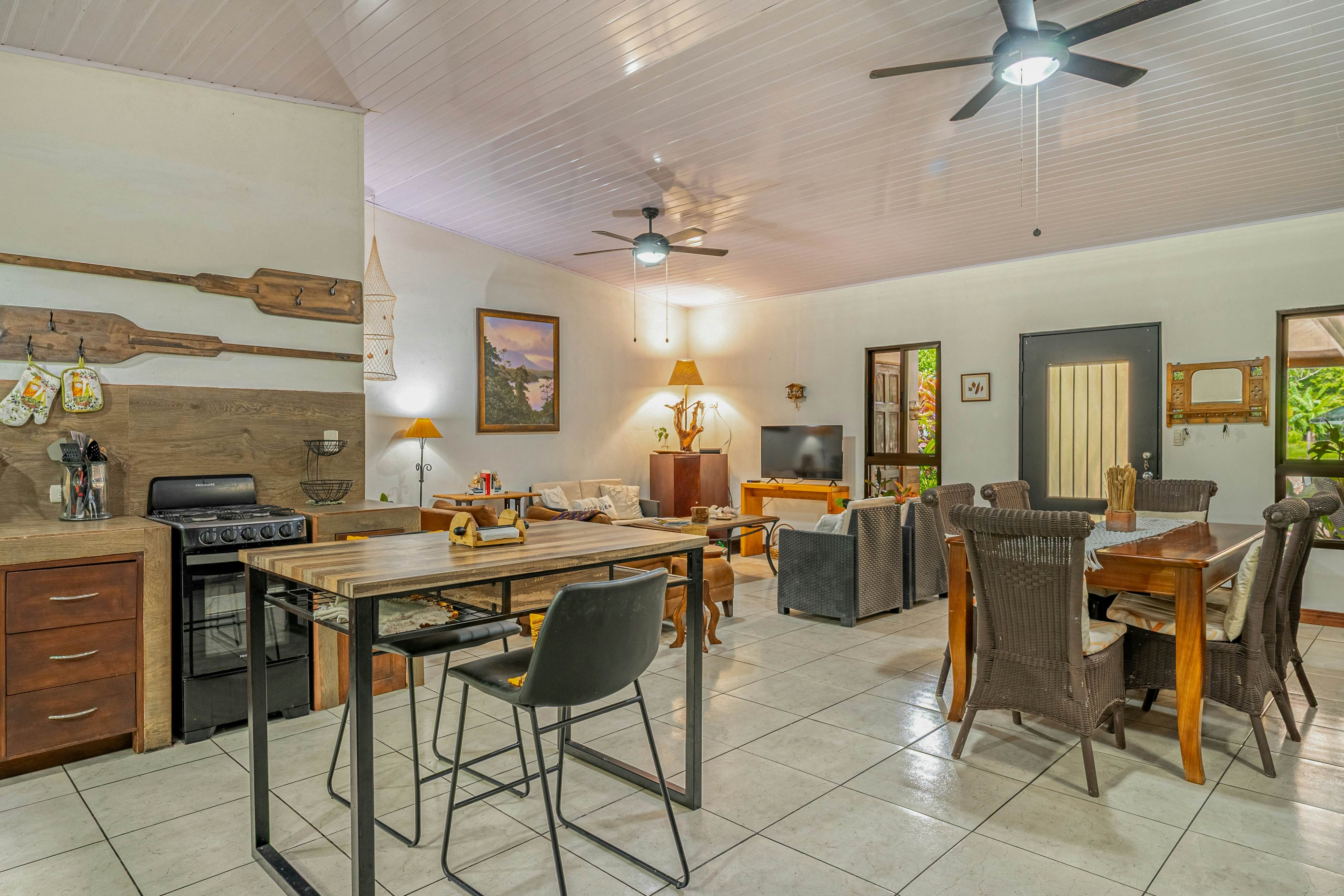 Tiburon Galano - Playa Carrillo