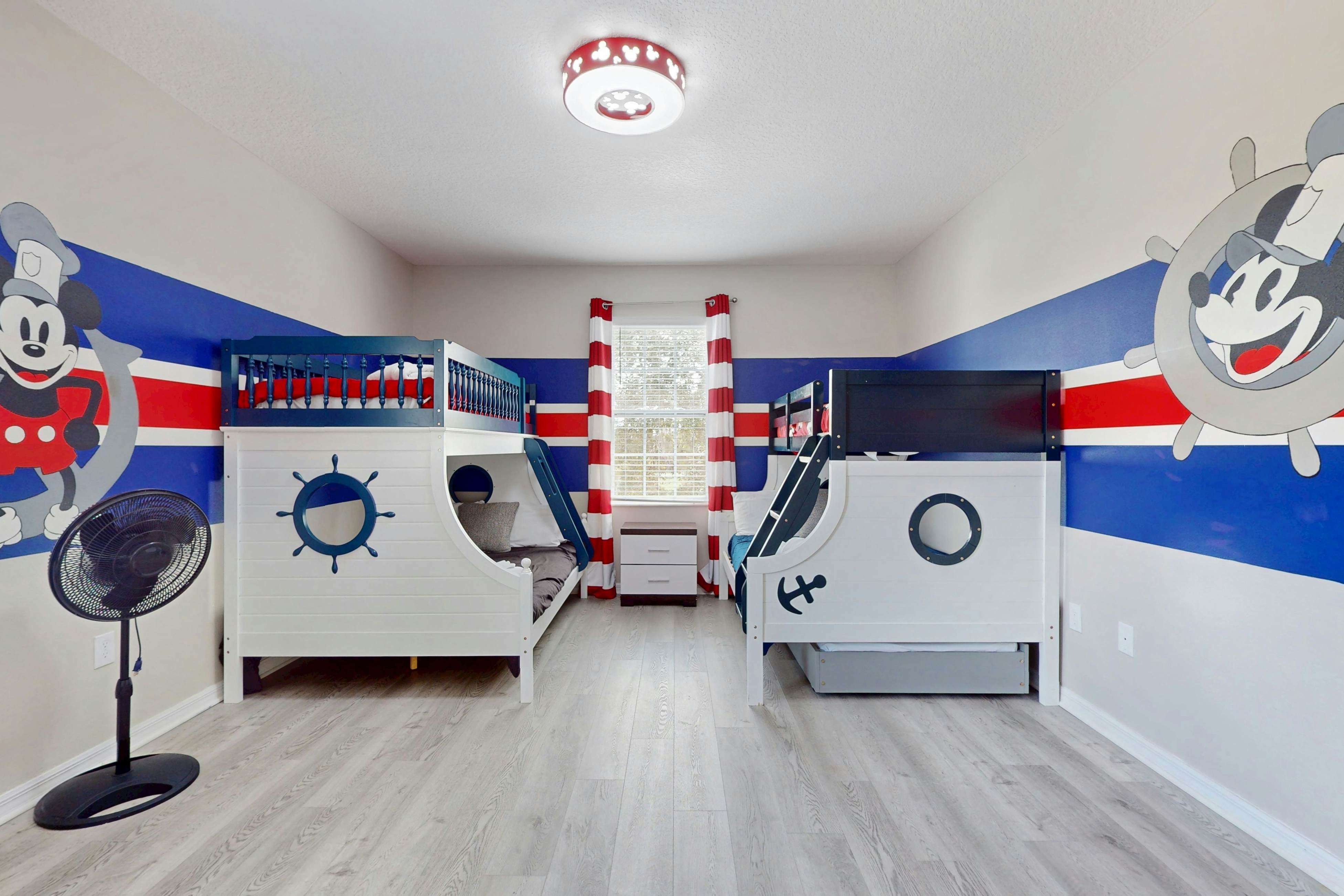 Coastal Breeze Mansion - Solterra