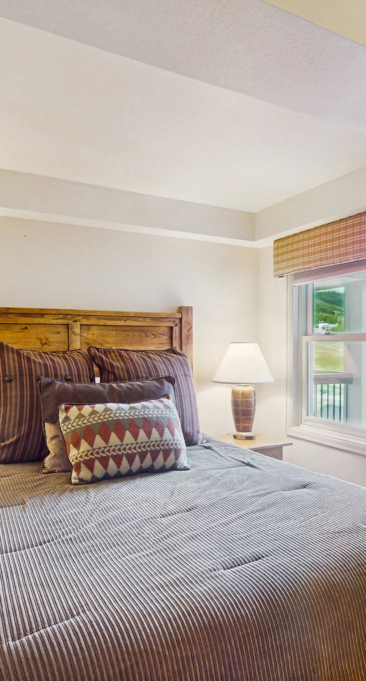 Torian Plum Plaza 403 