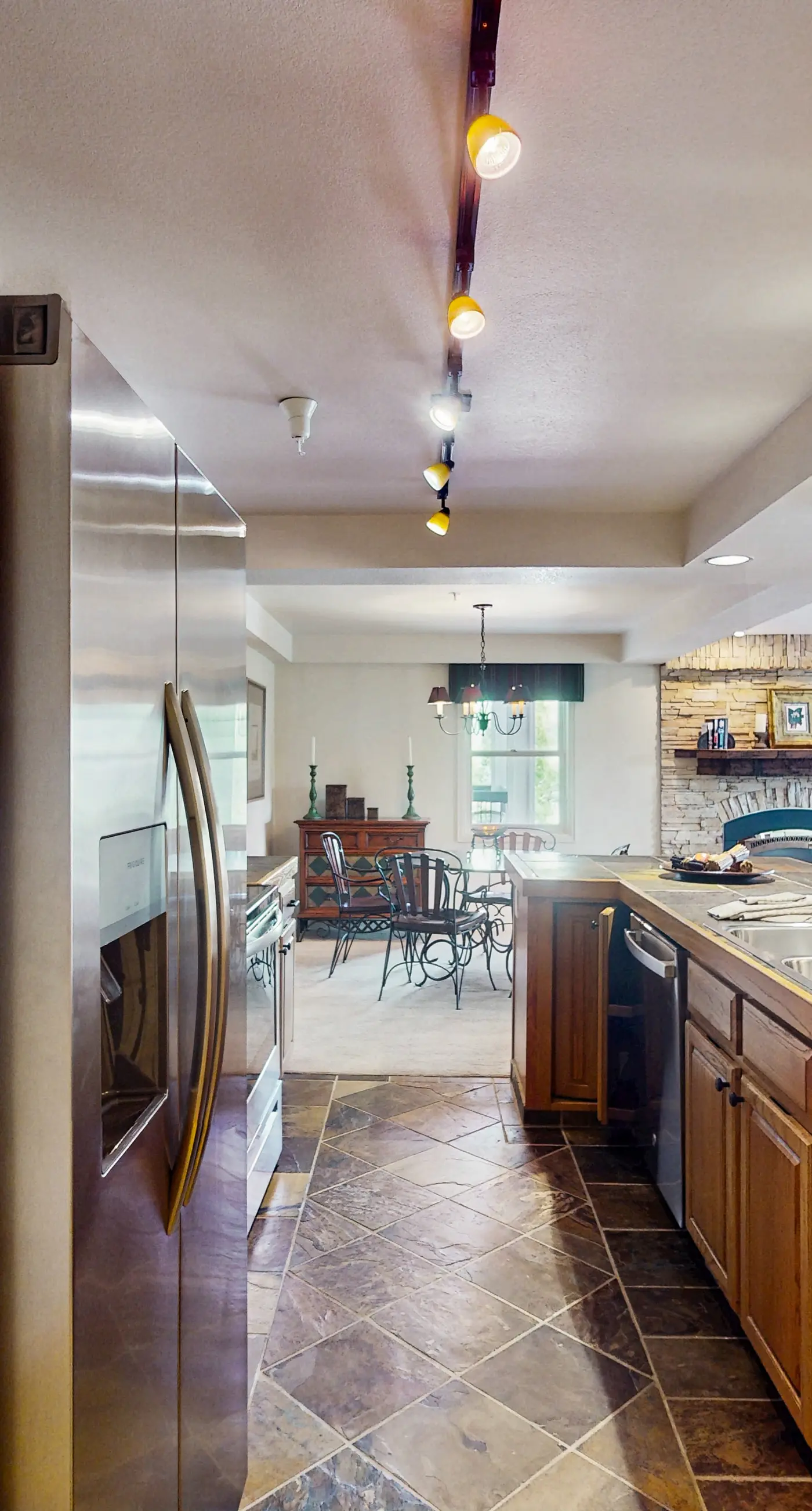 Torian Plum Plaza 403 