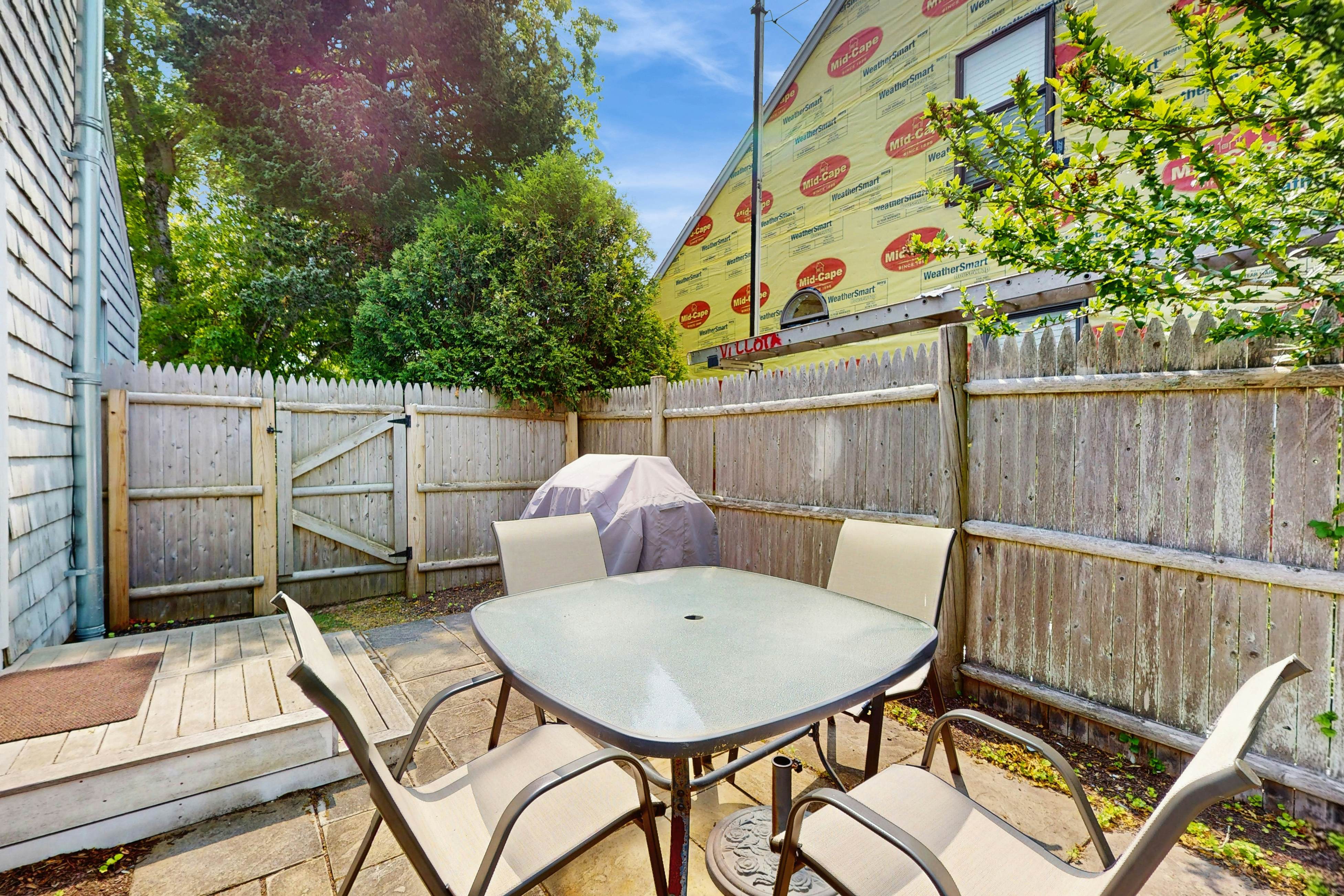 Salty Kisses Unit 20