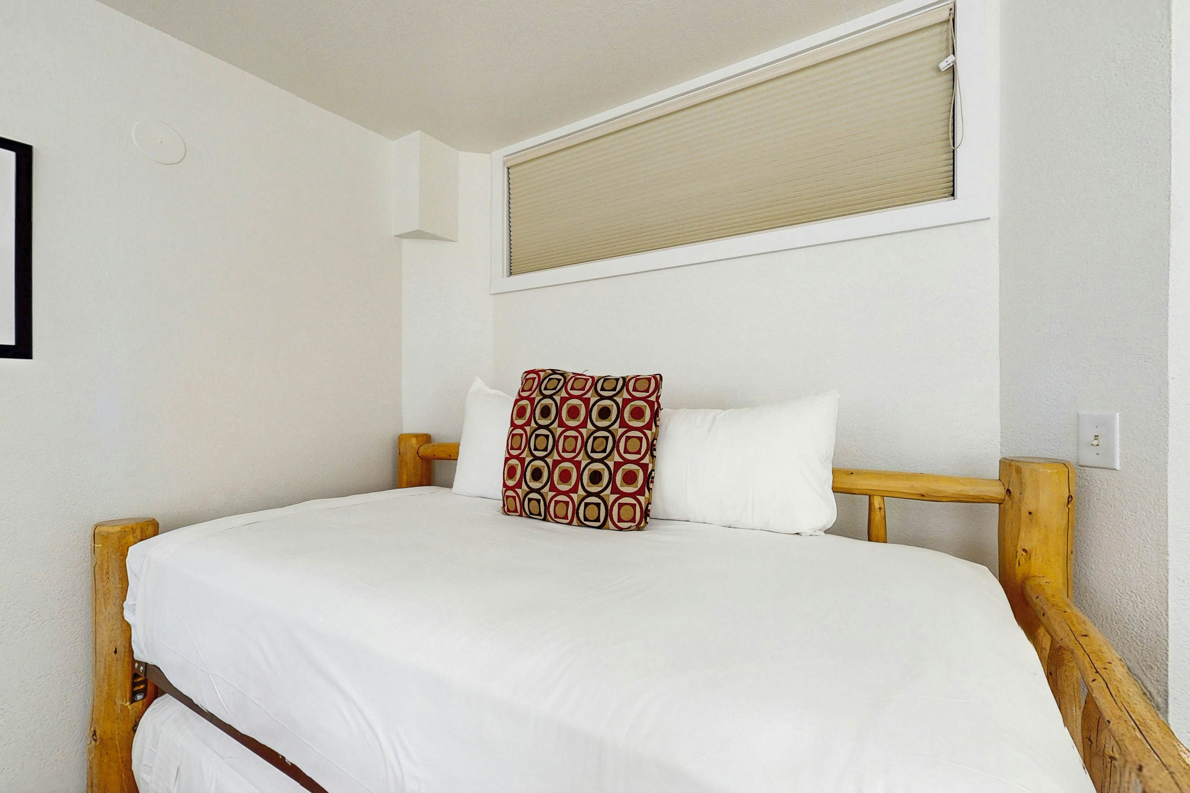 Aspen Mountain Lodge 100