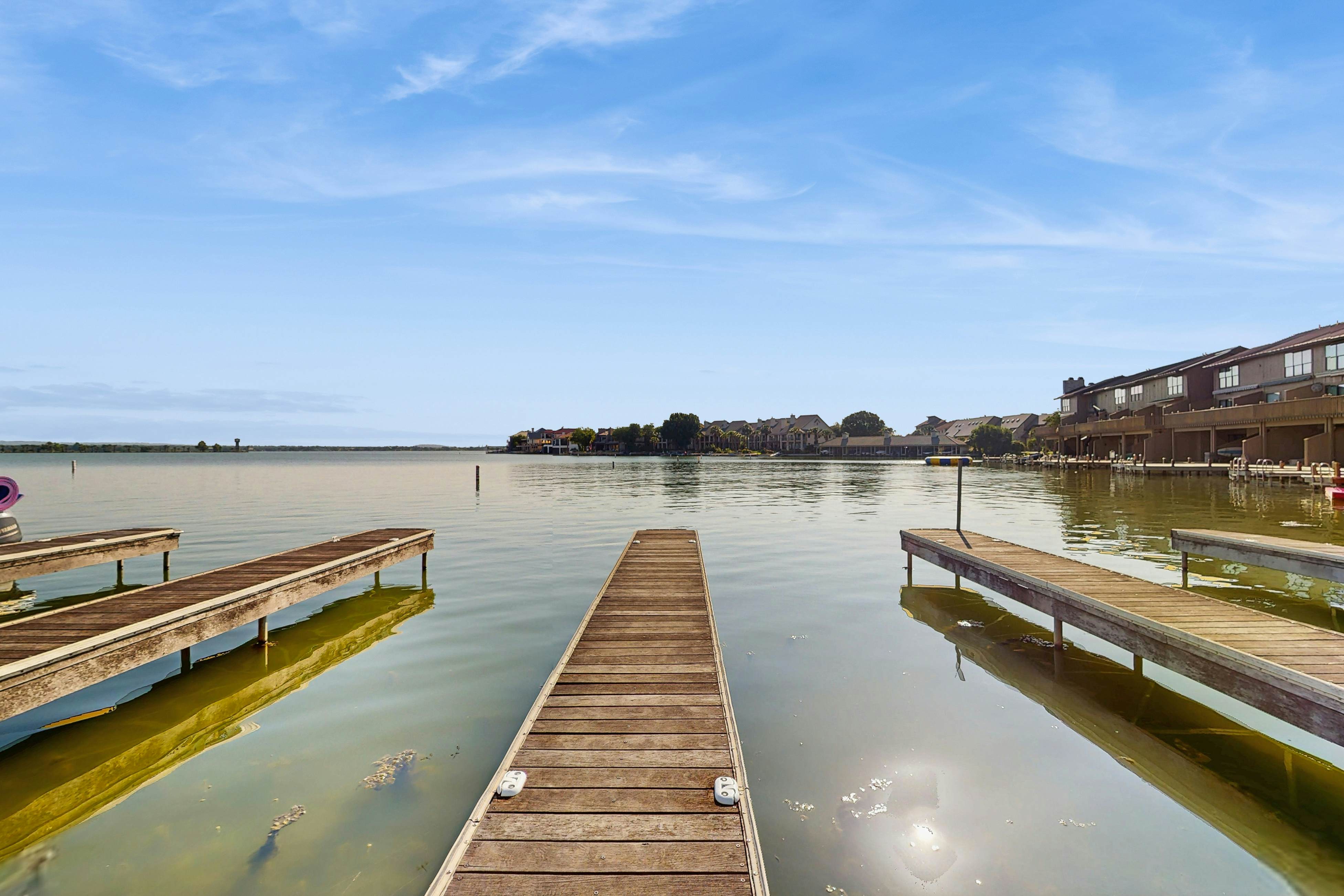 The Waters Condo - Lakefront Oasis