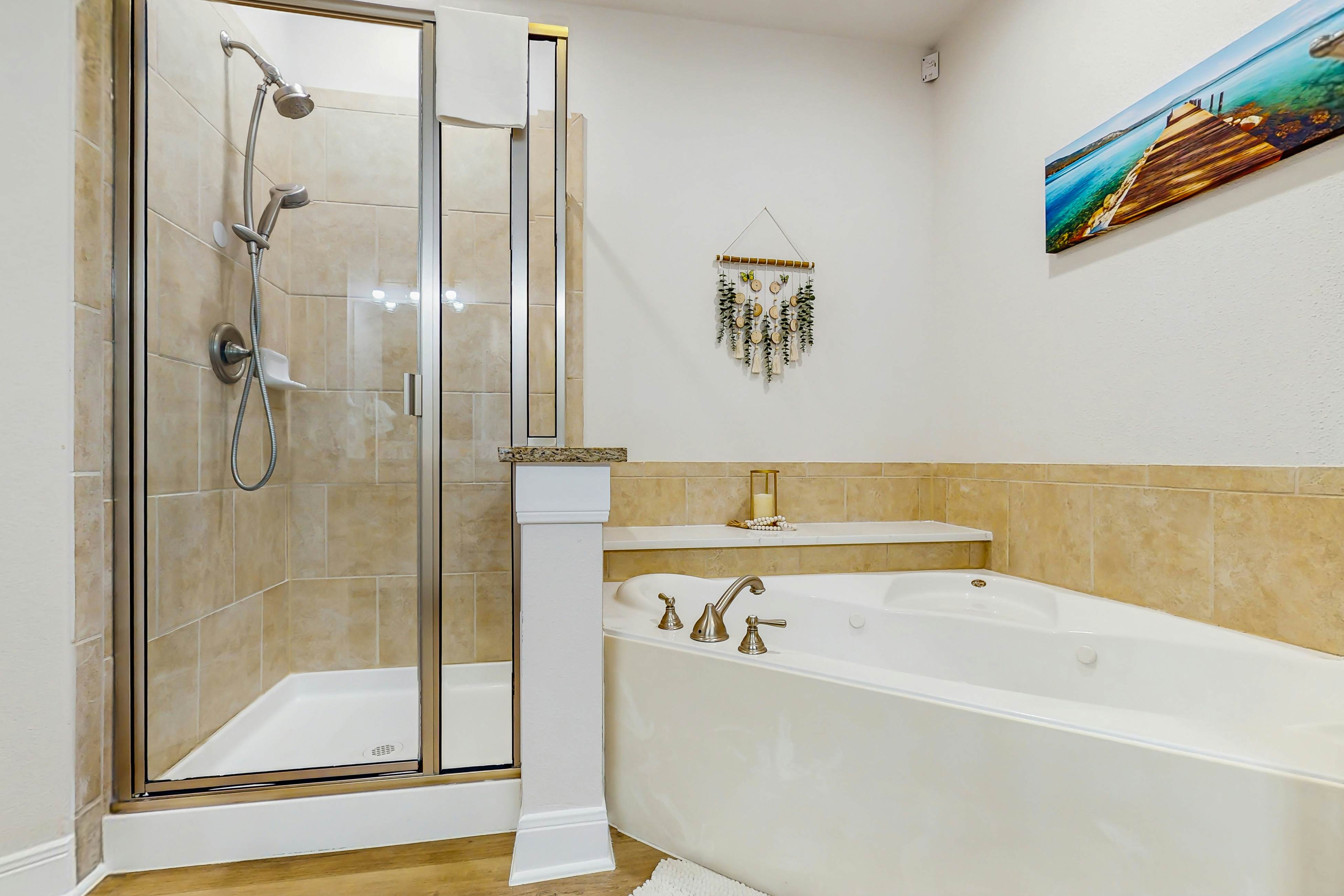 The Waters Condo - Lakefront Oasis