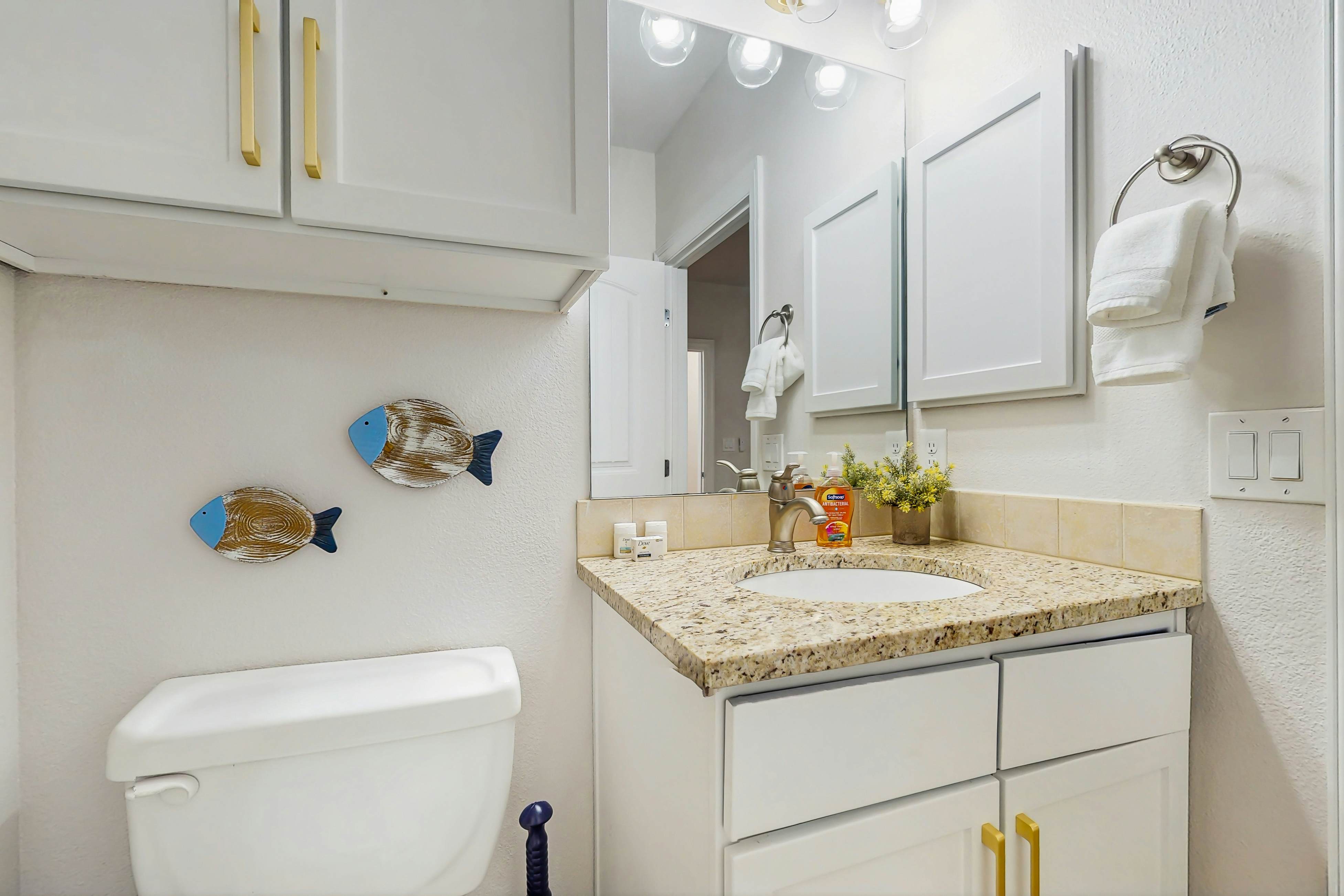 The Waters Condo - Lakefront Oasis