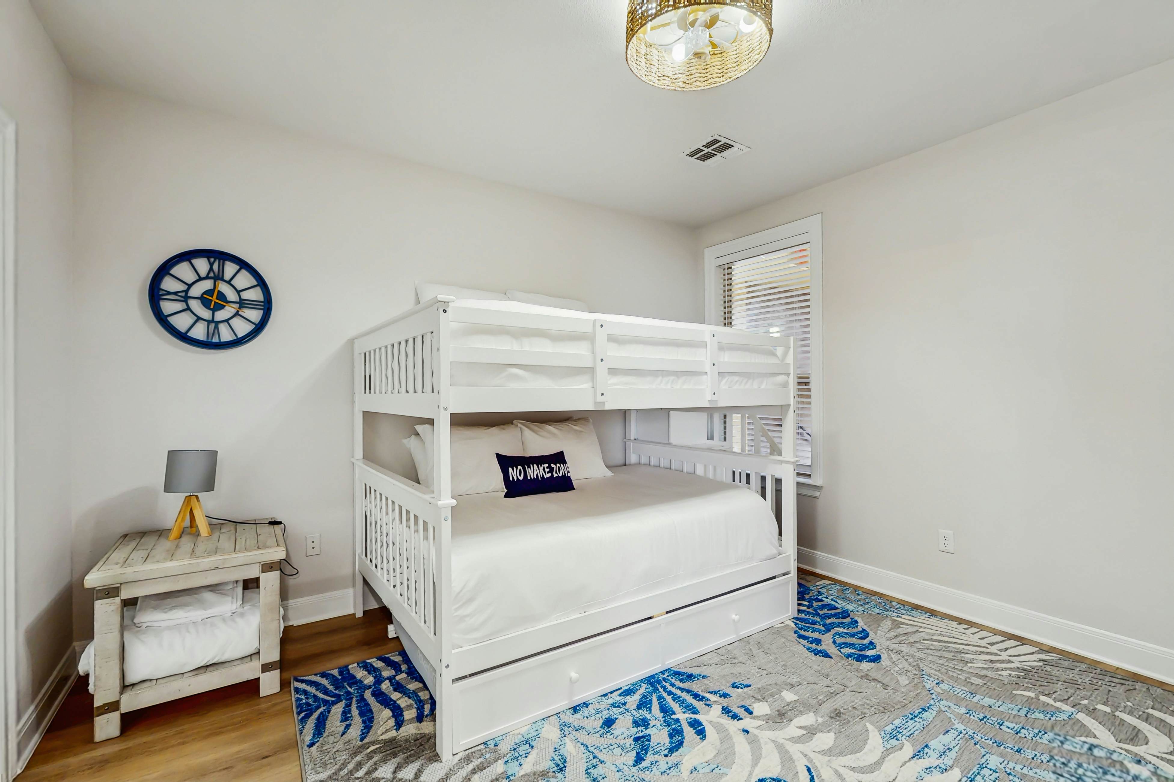 The Waters Condo - Lakefront Oasis