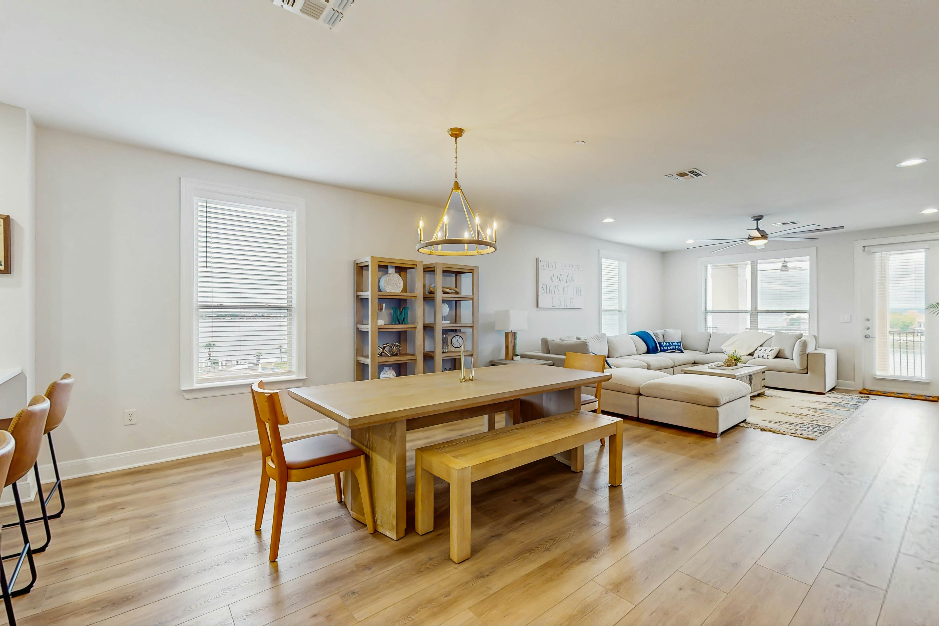 The Waters Condo - Lakefront Oasis