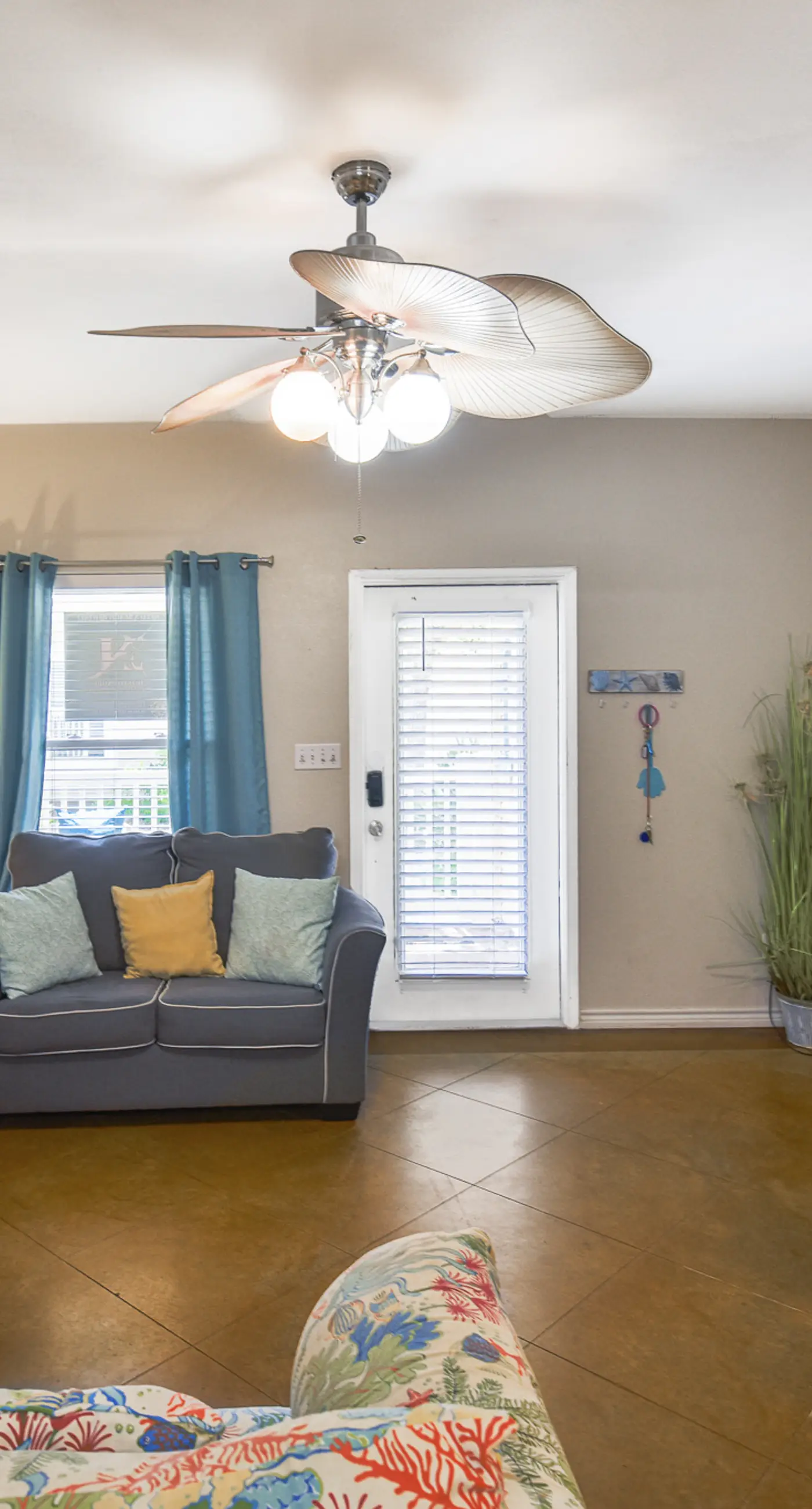 Palm Bay 305