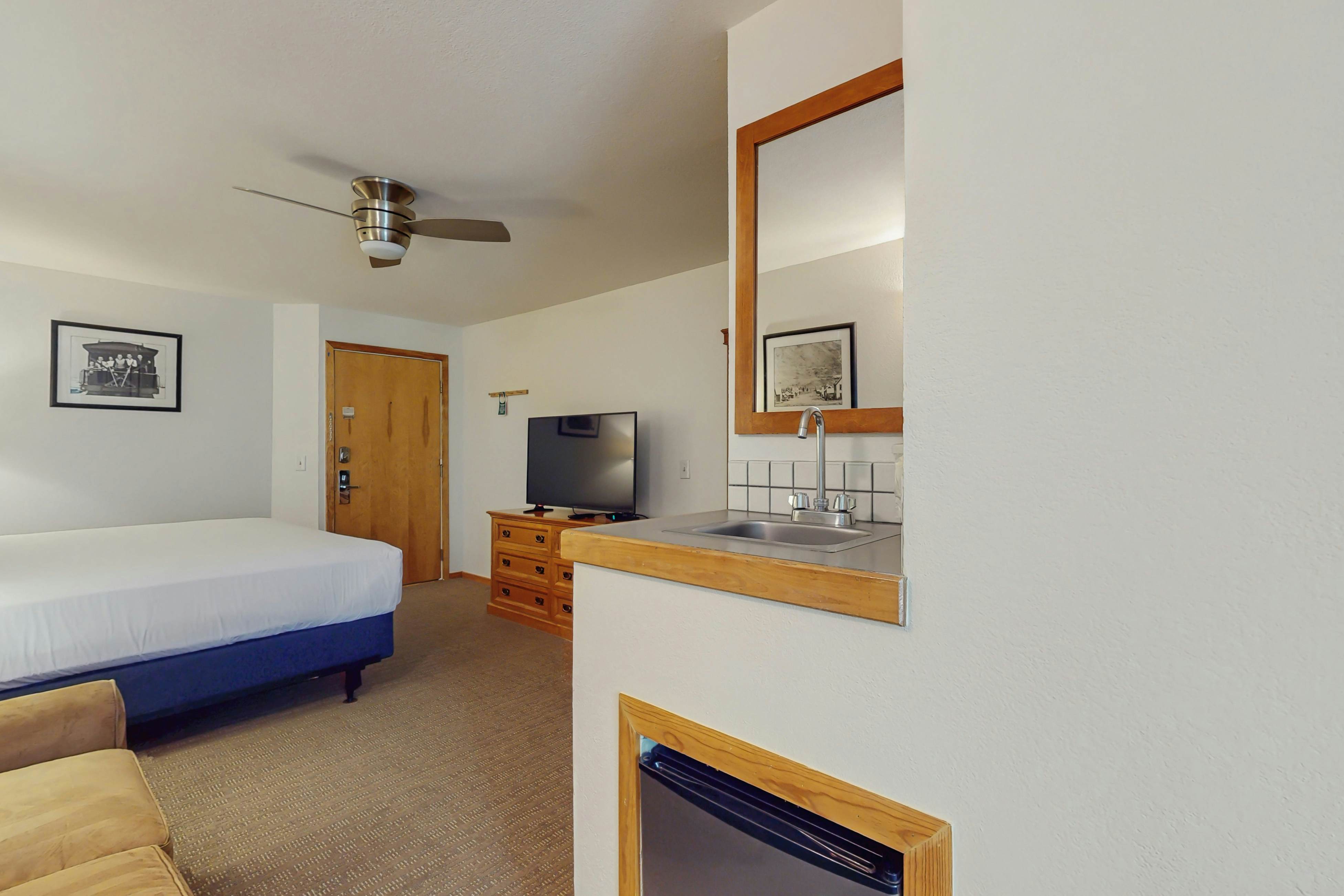 Aspen Mountain Lodge 300