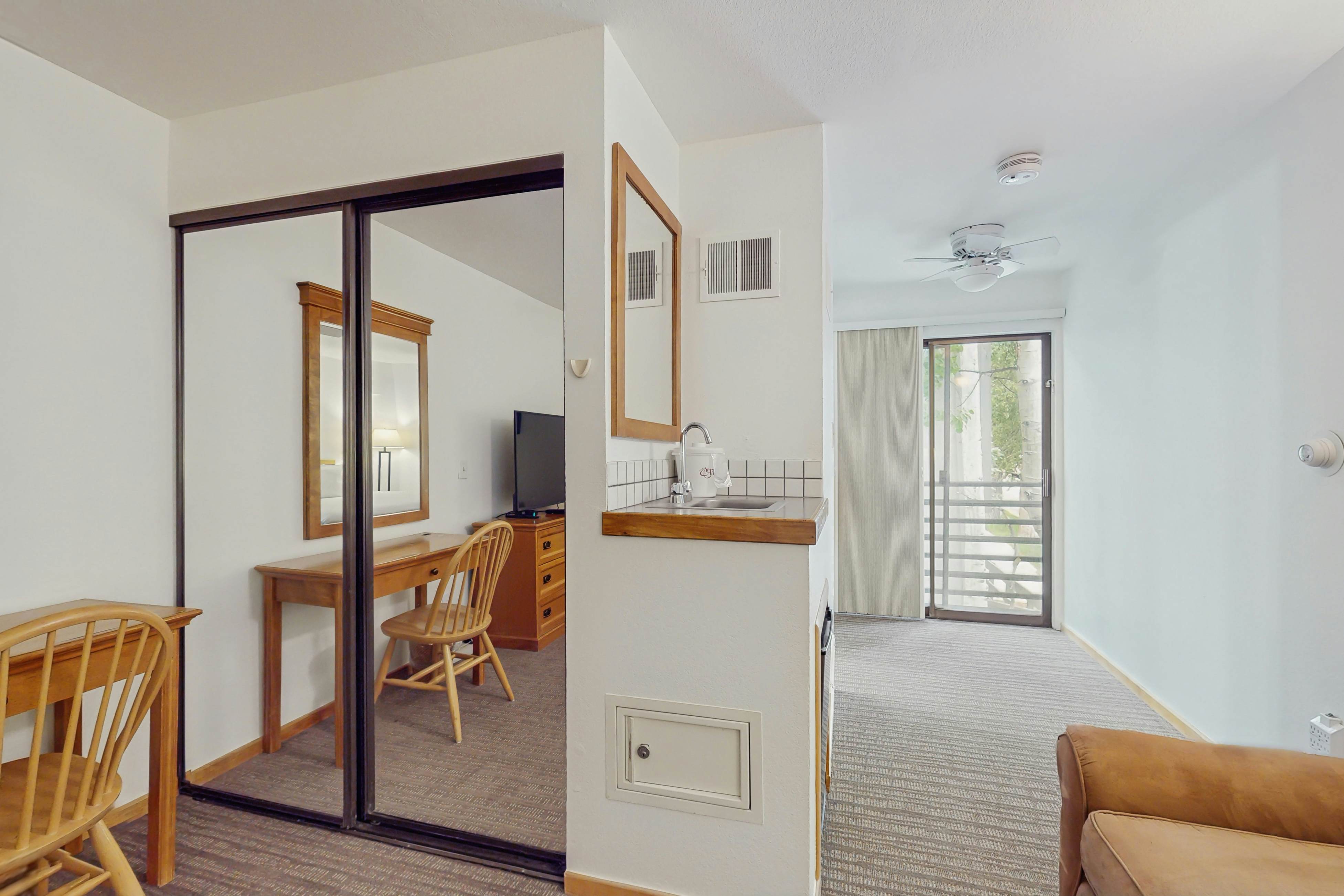 Aspen Mountain Lodge 300