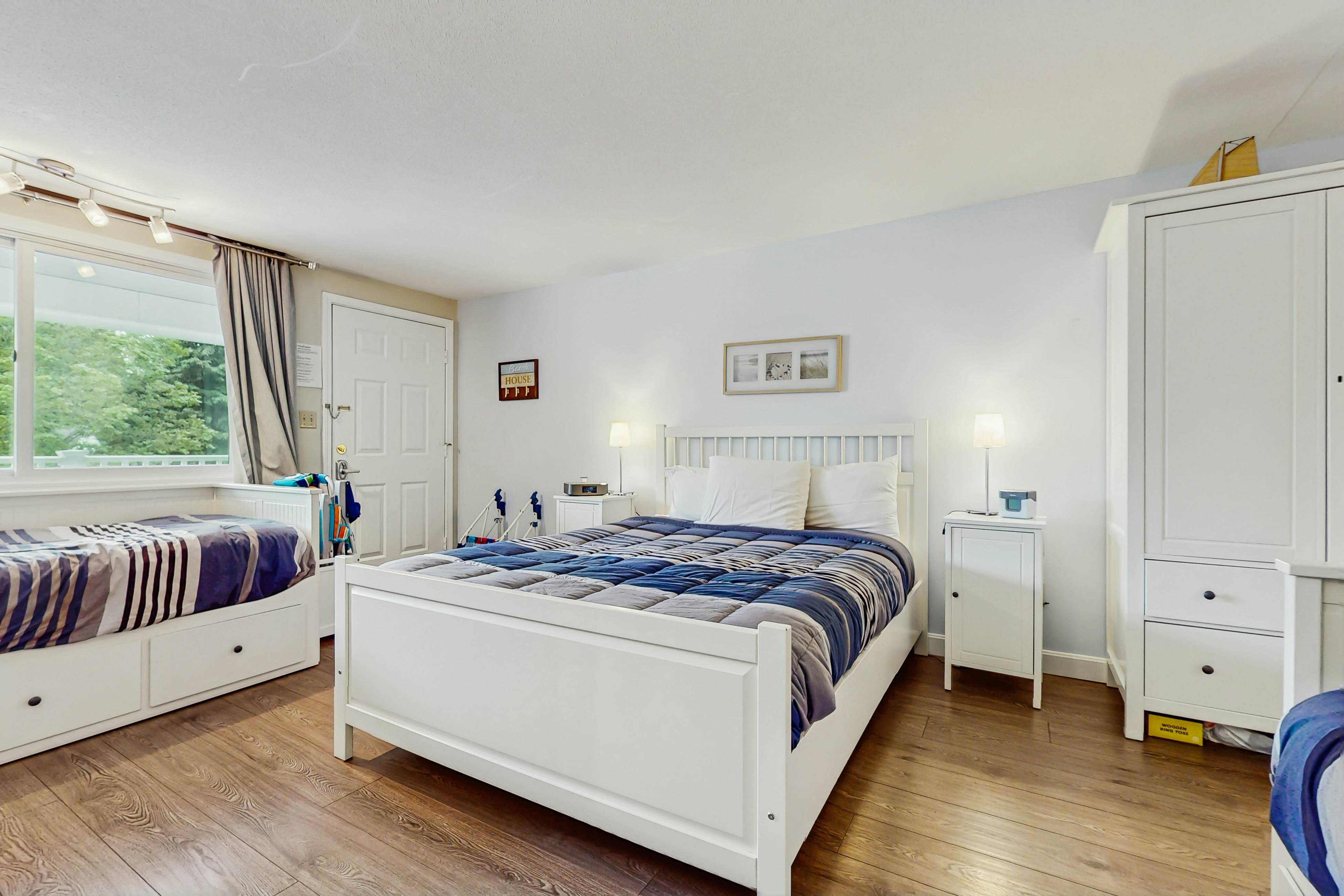 Paradise Cove - Holiday House M17-18