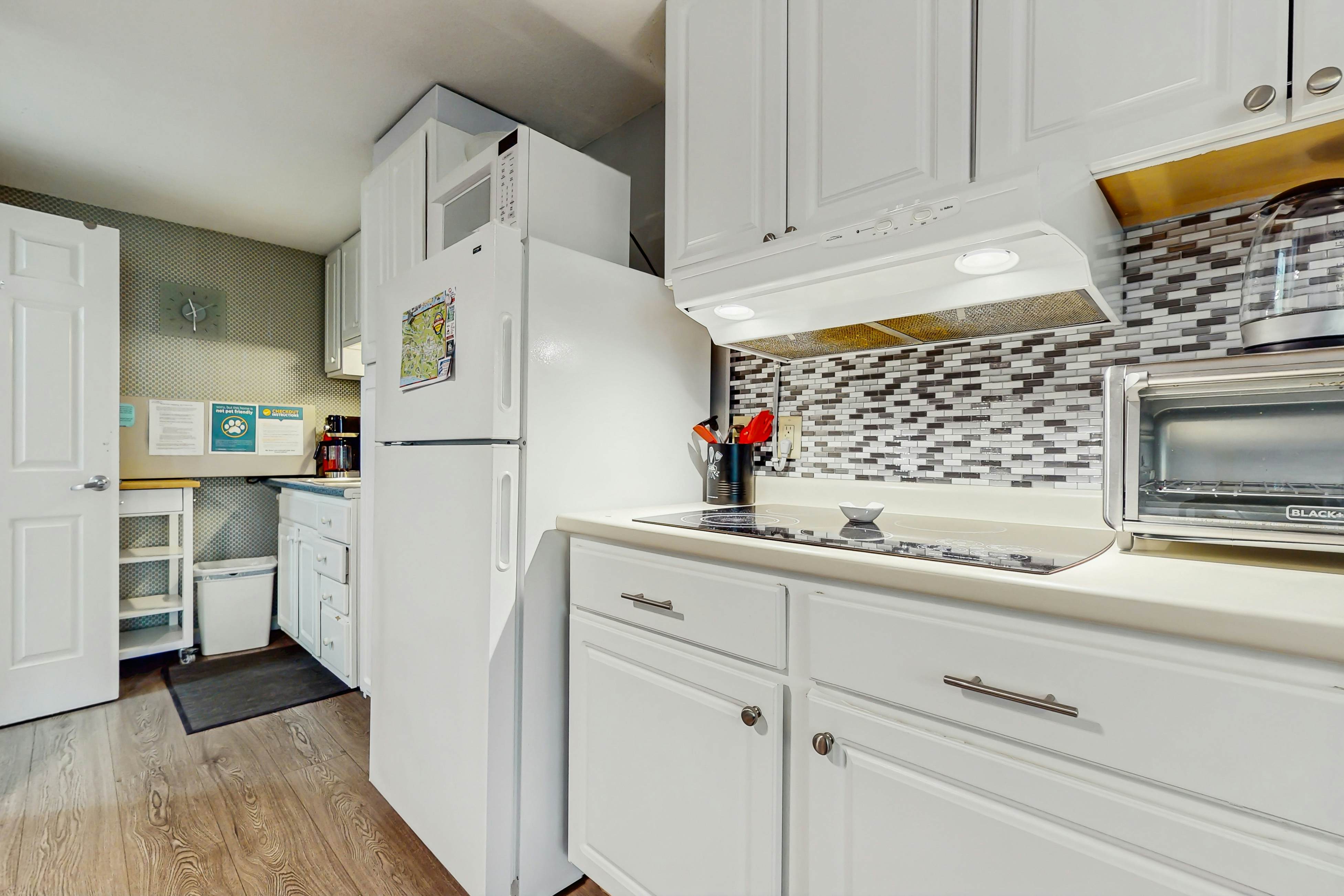 Paradise Cove - Holiday House M17-18