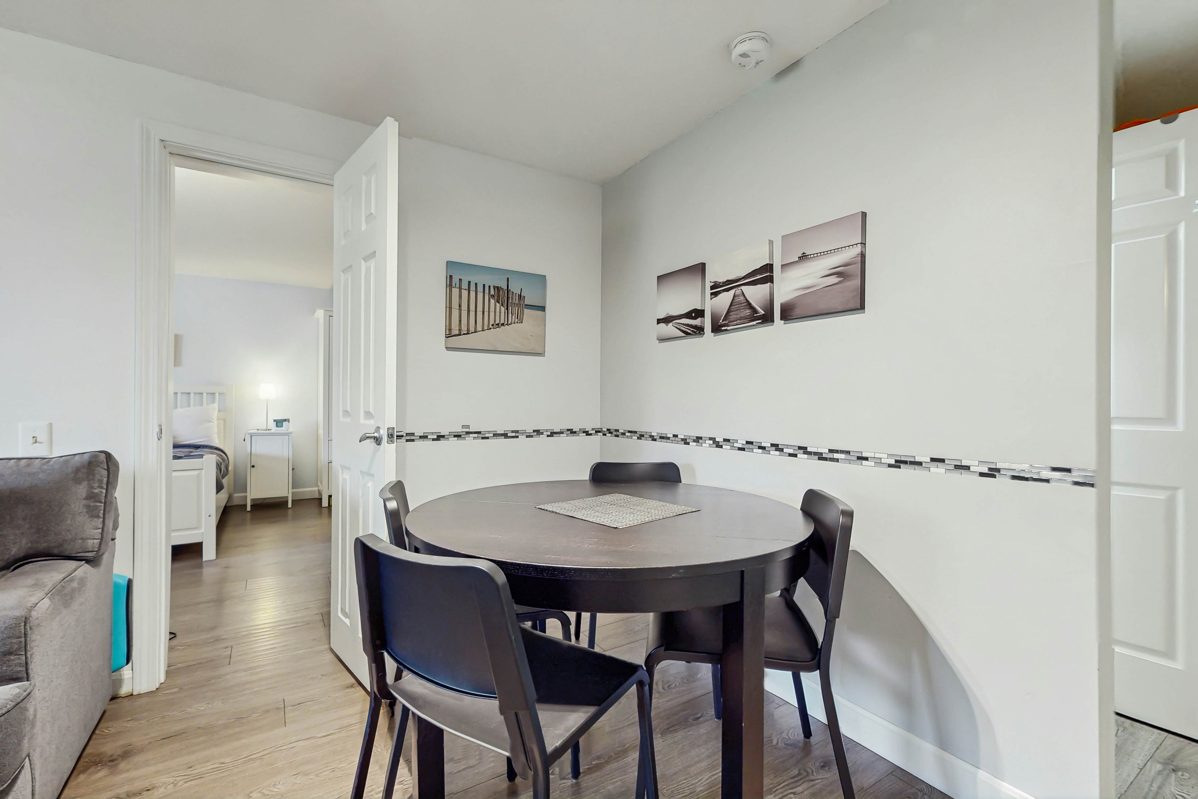 Paradise Cove - Holiday House M17-18