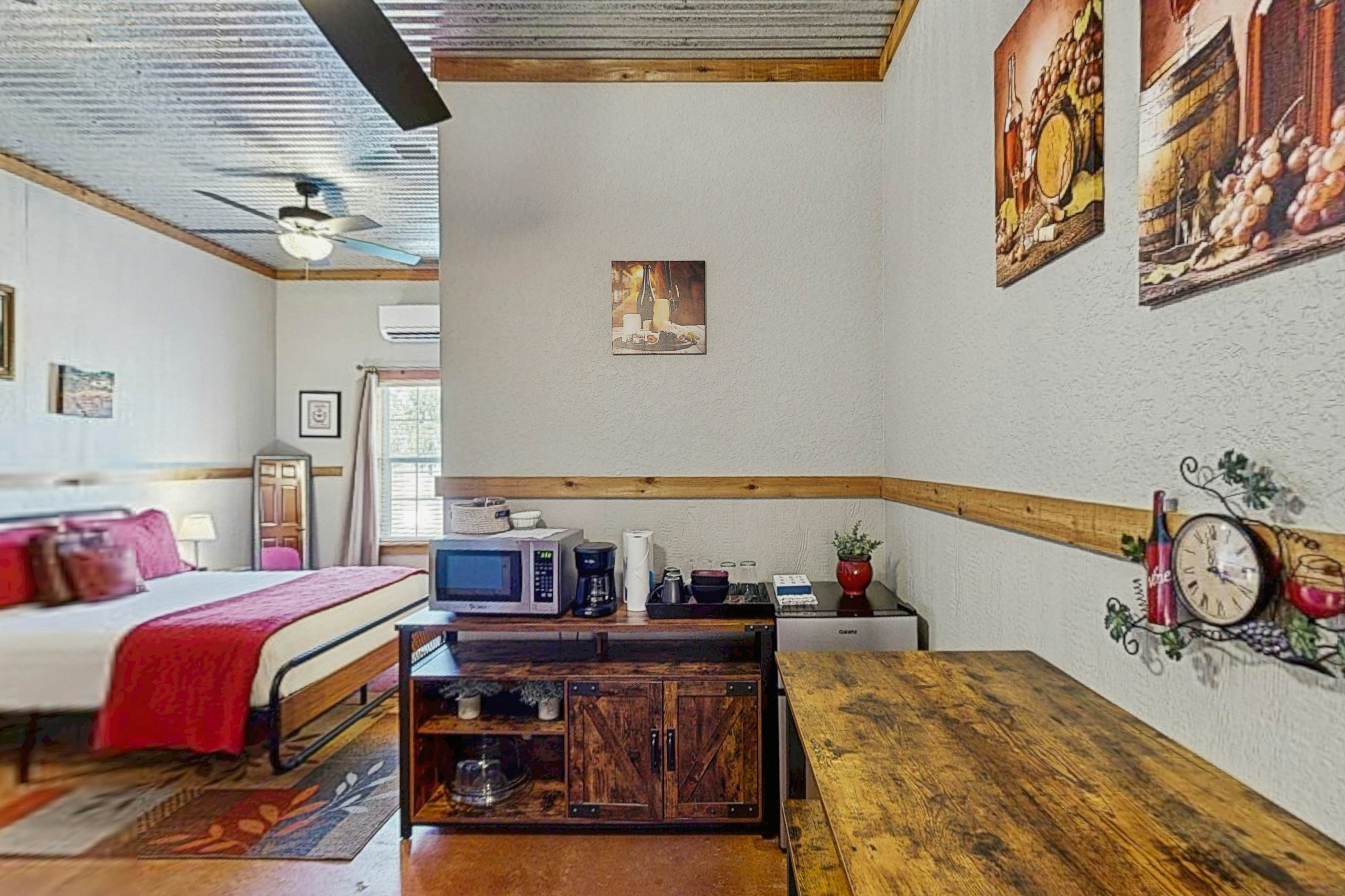 Historic Rocky Hill - Malbec Suite