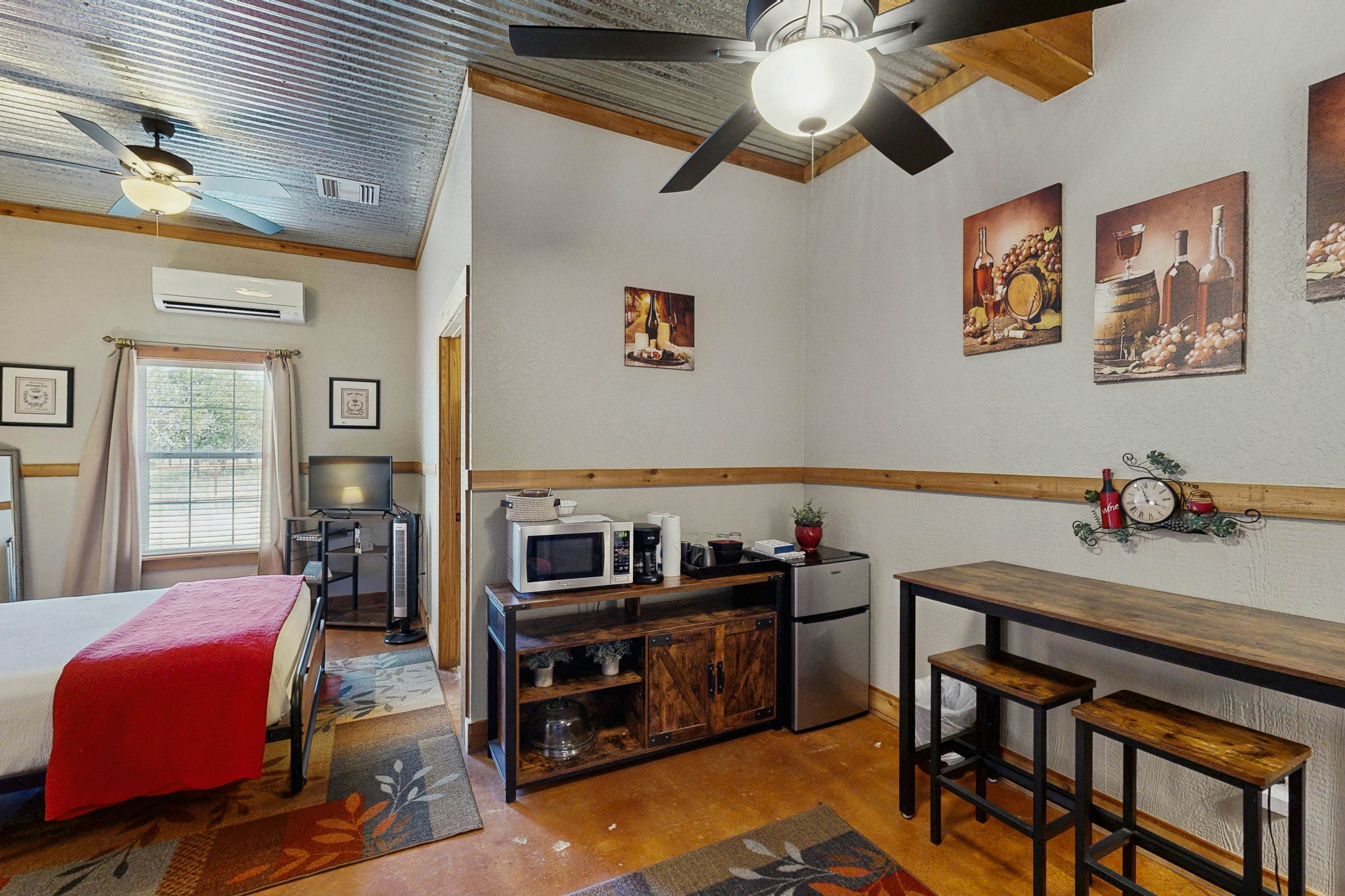 Historic Rocky Hill - Malbec Suite