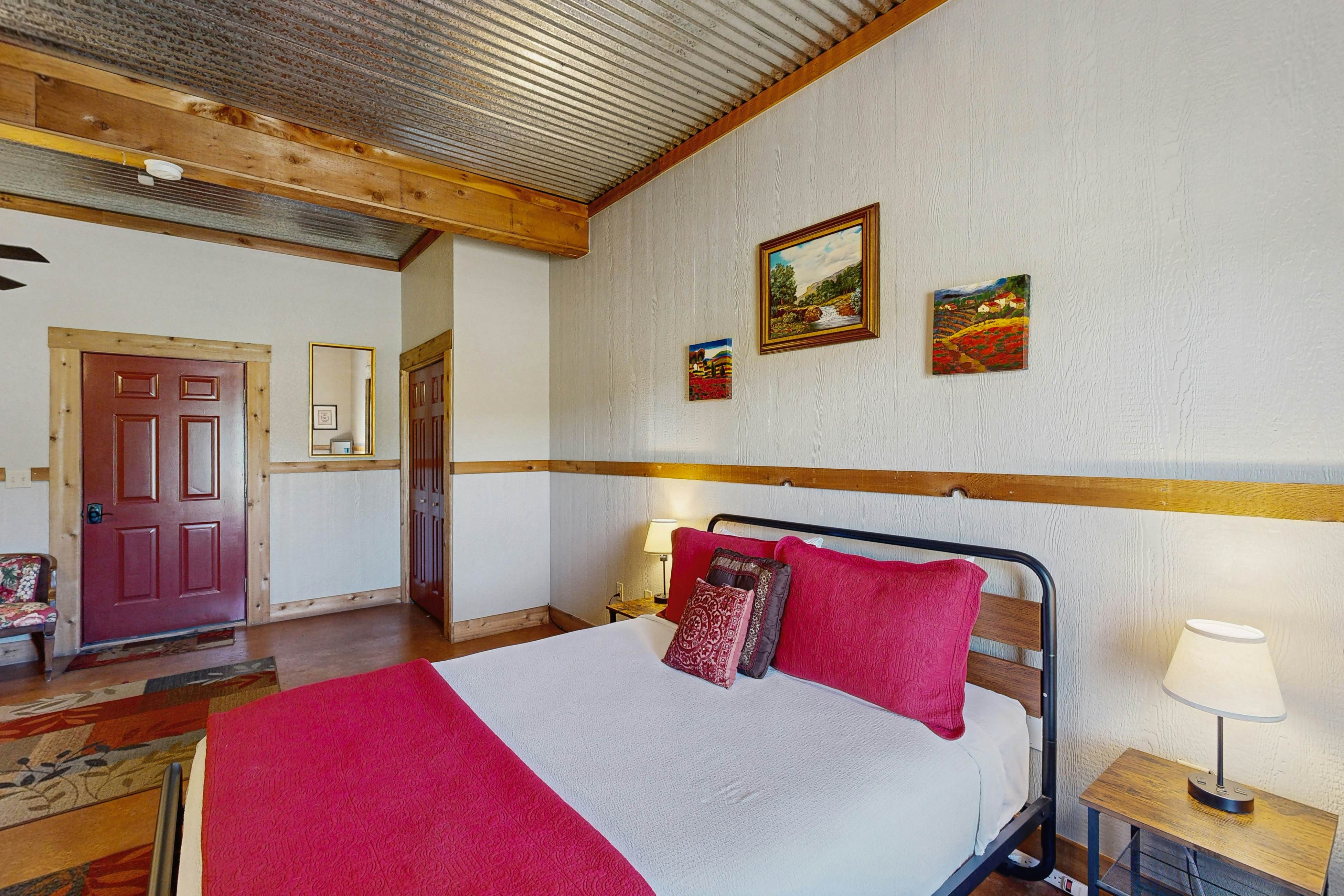 Historic Rocky Hill - Malbec Suite