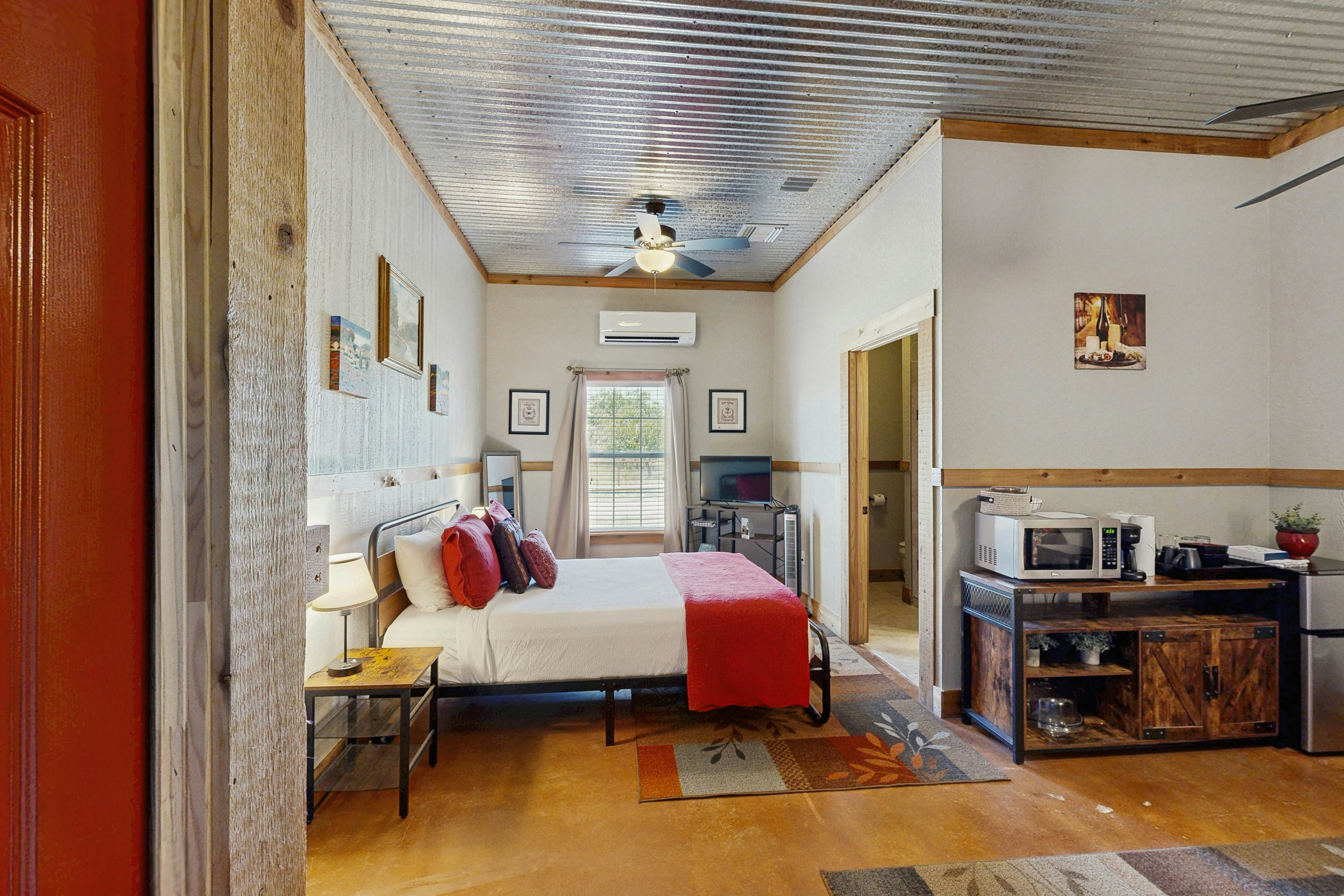 Historic Rocky Hill - Malbec Suite