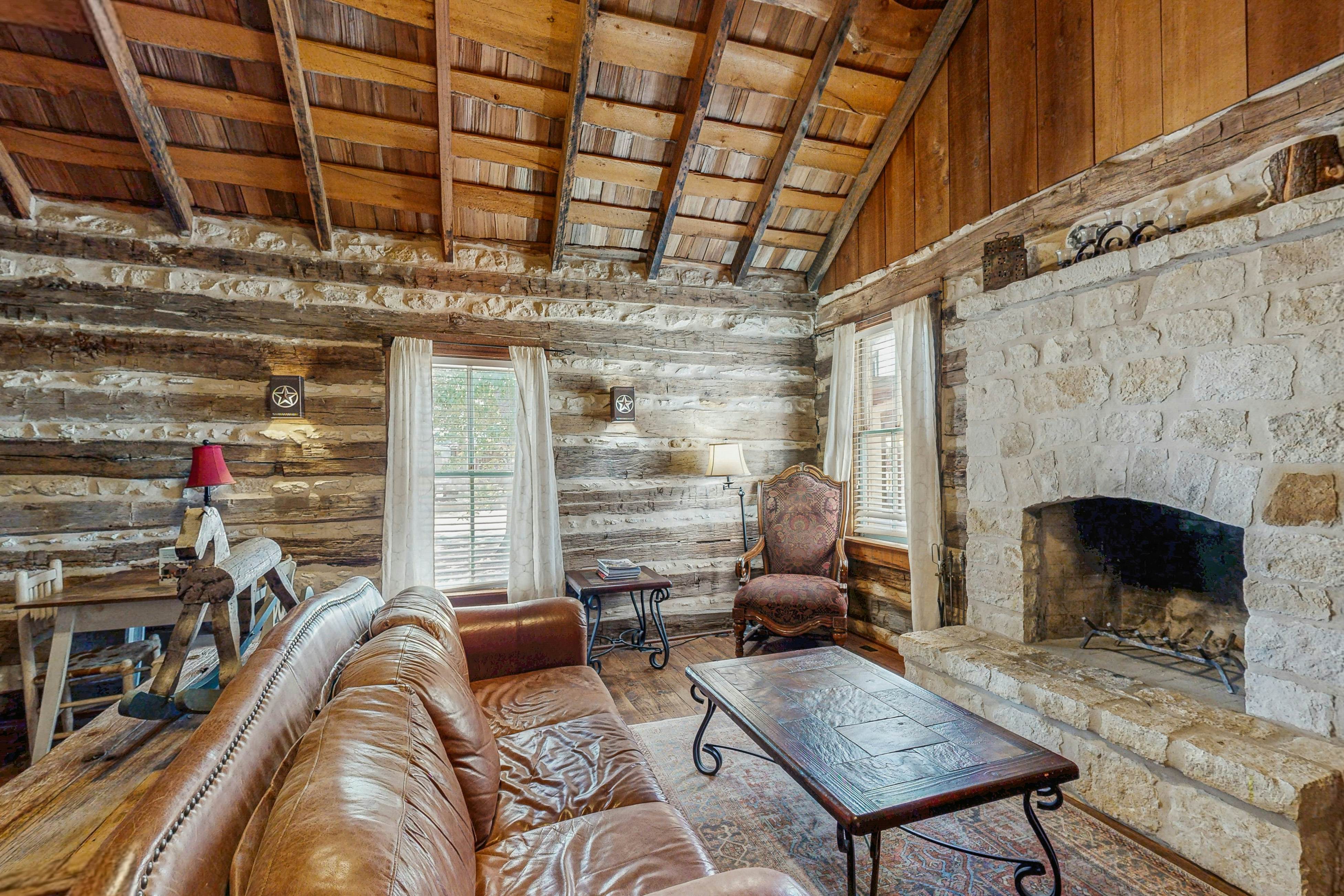 Historic Rocky Hill - Bordeaux Suite