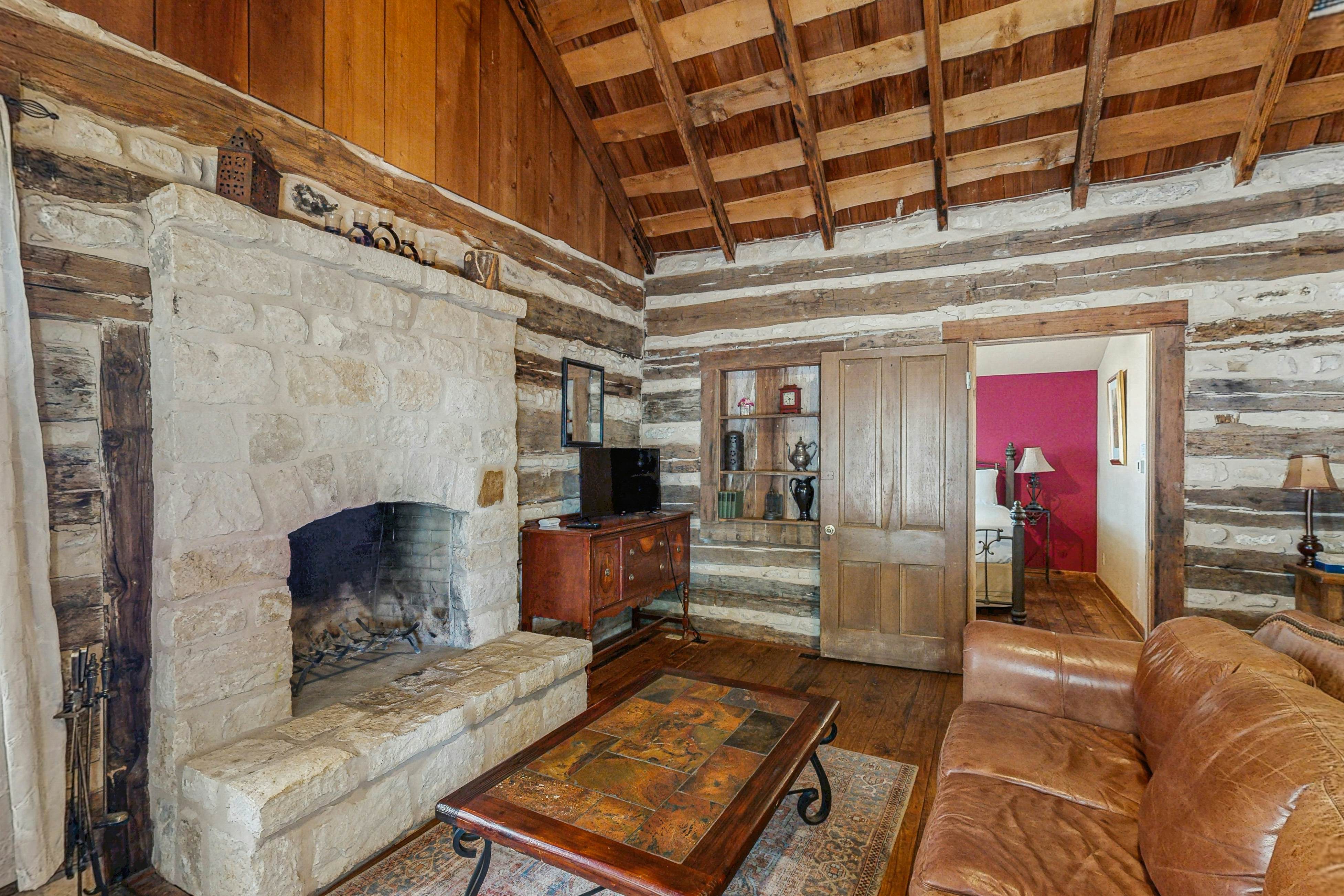 Historic Rocky Hill - Bordeaux Suite