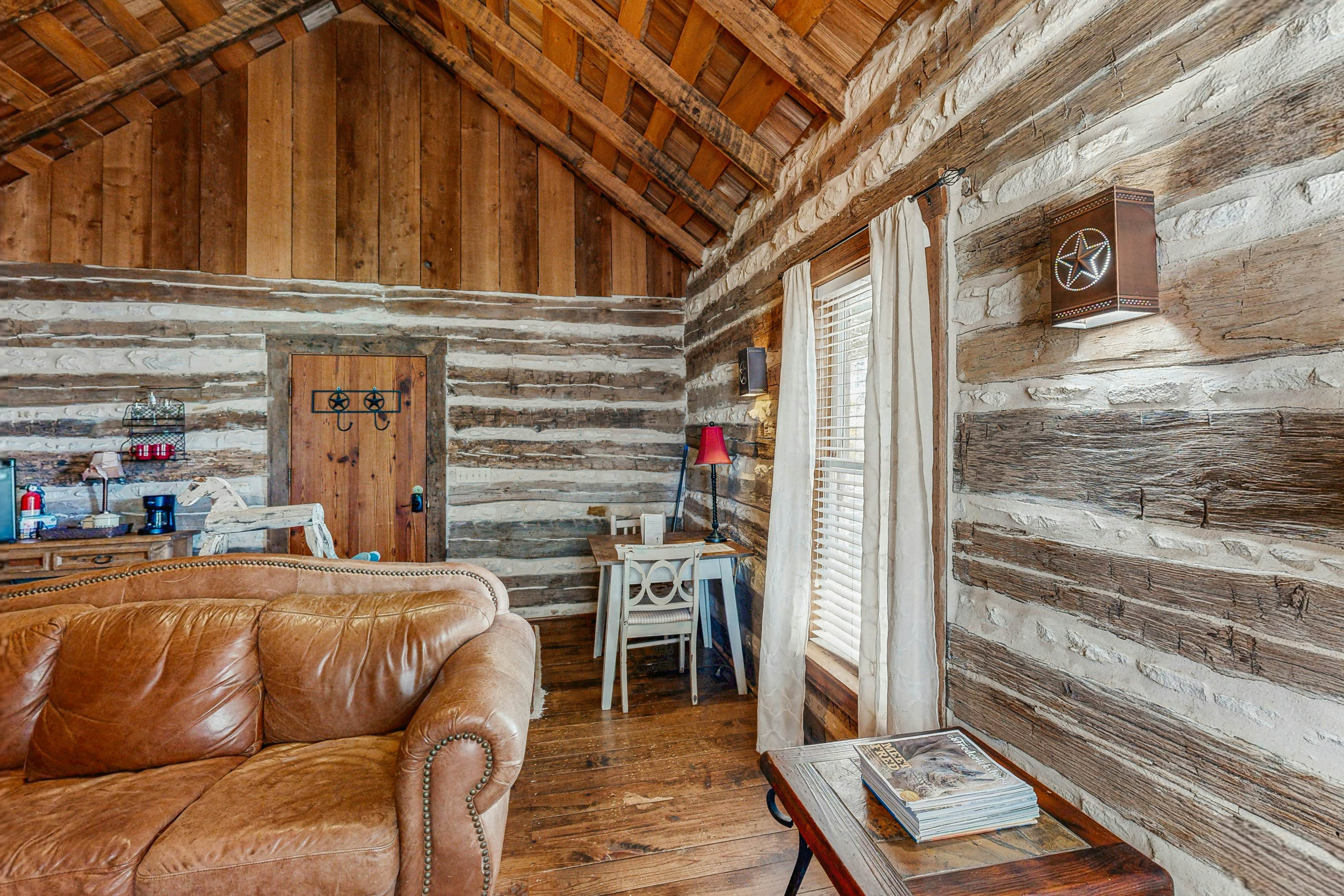 Historic Rocky Hill - Bordeaux Suite