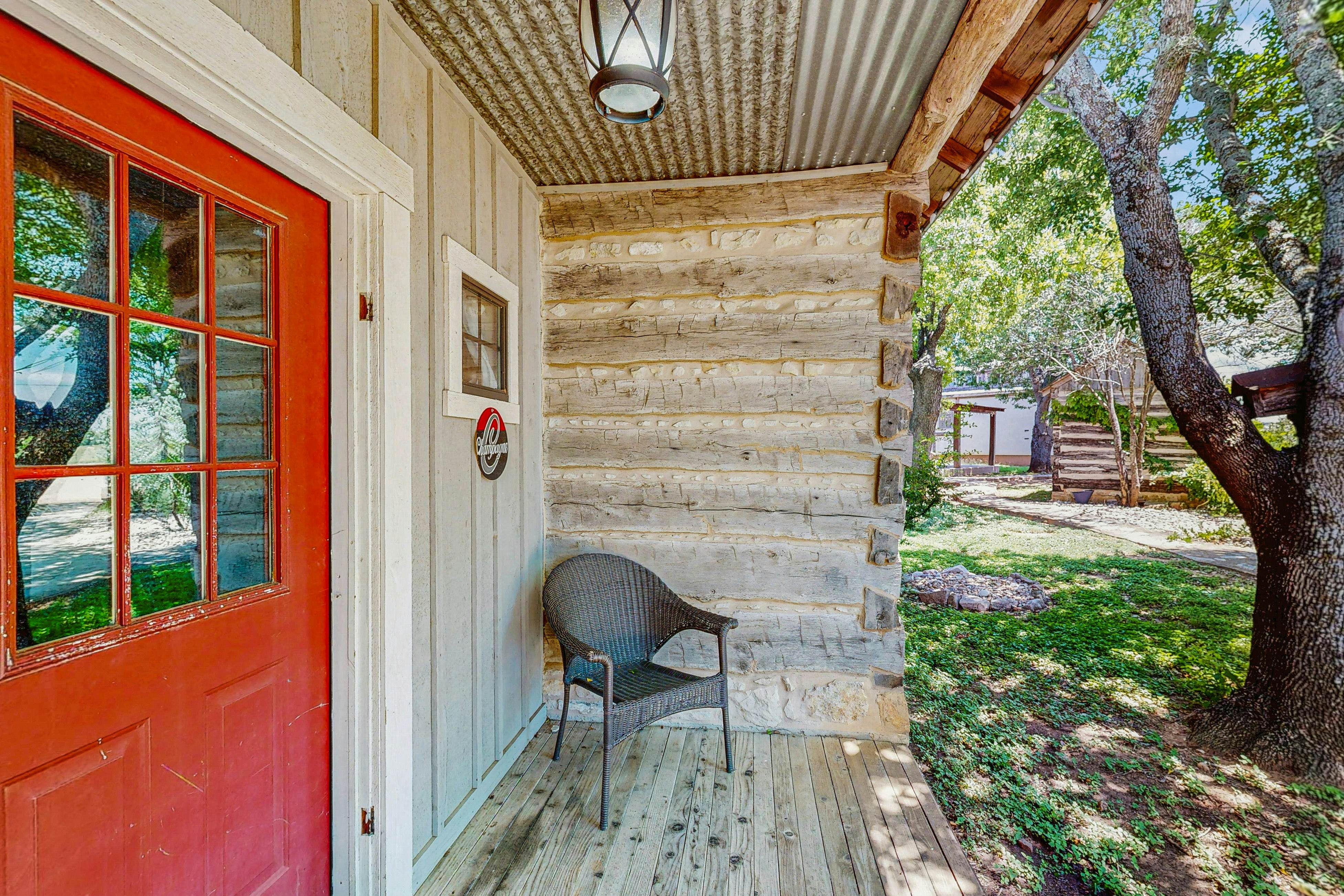 Historic Rocky Hill - Bordeaux Suite