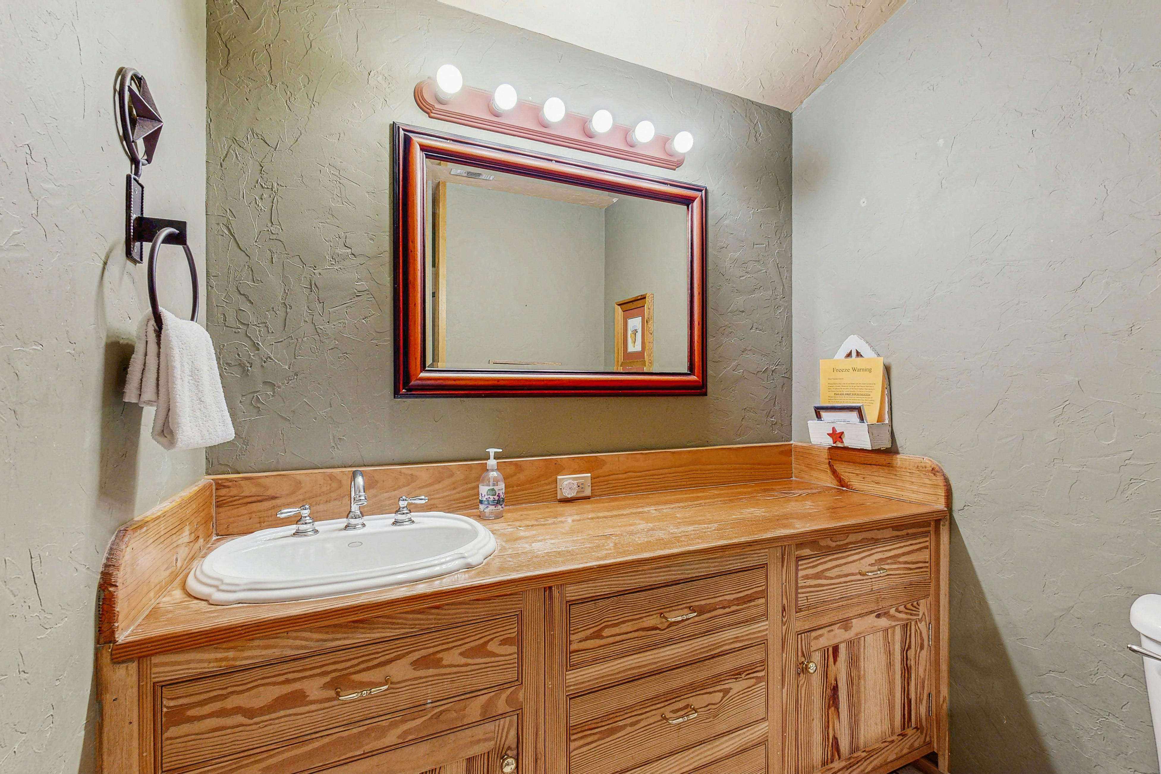 Historic Rocky Hill - Bordeaux Suite