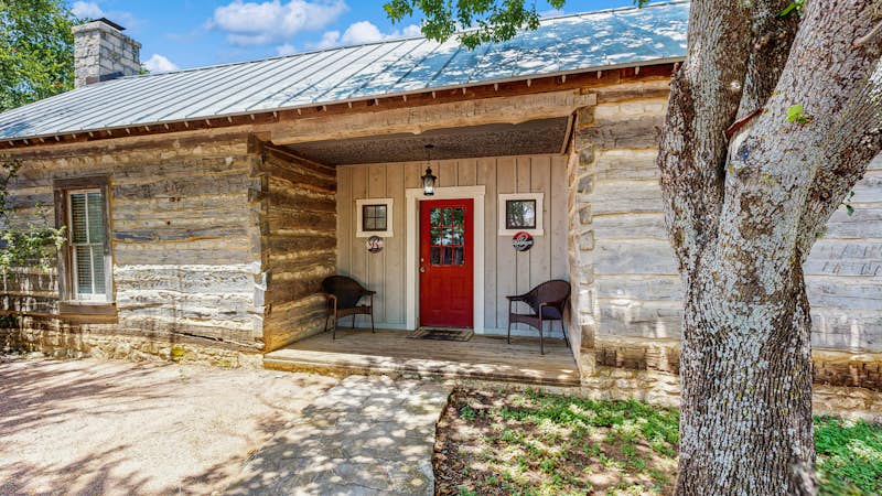 Historic Rocky Hill Champagne Suite Bed Fredericksburg, TX