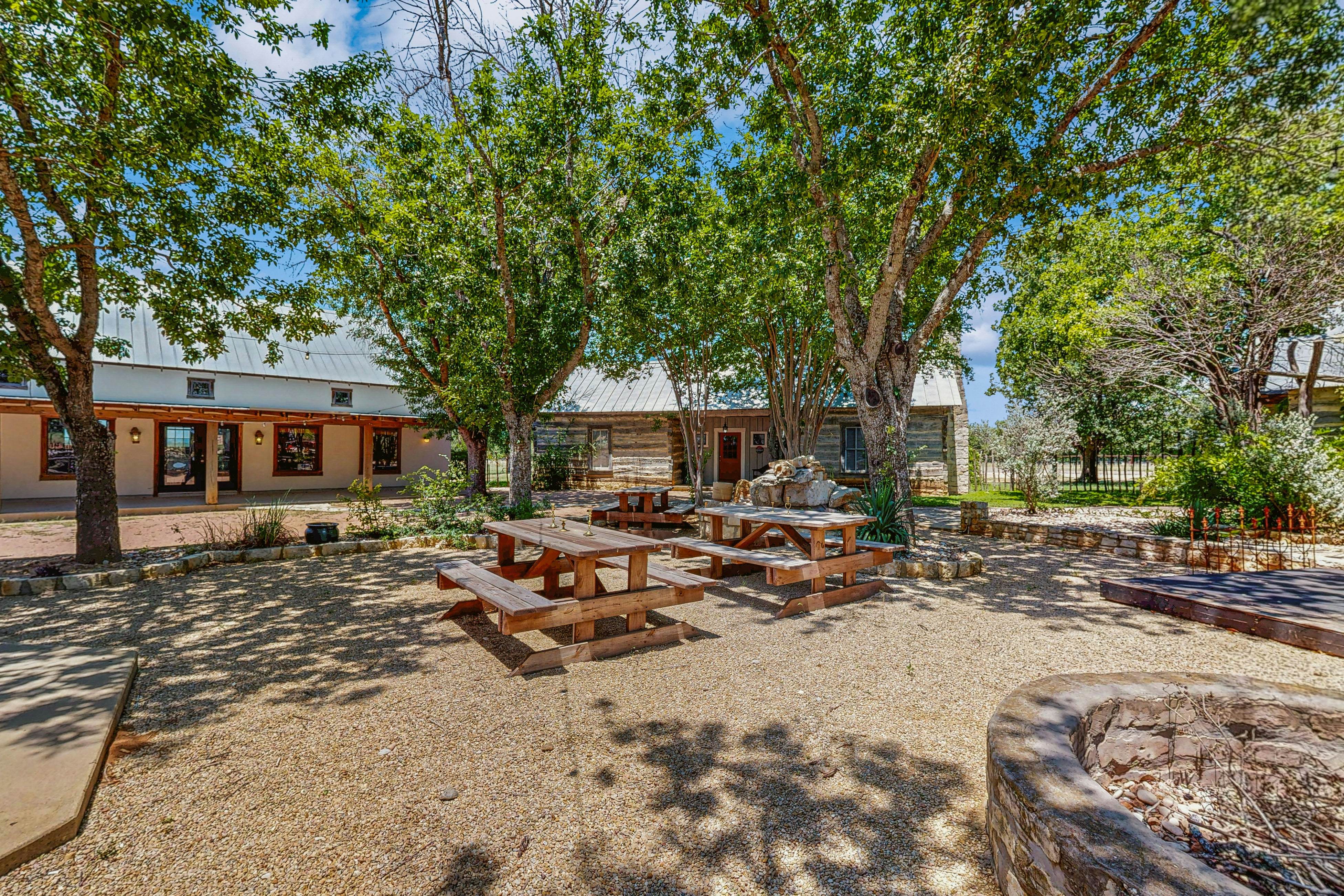 Historic Rocky Hill - Champagne Suite