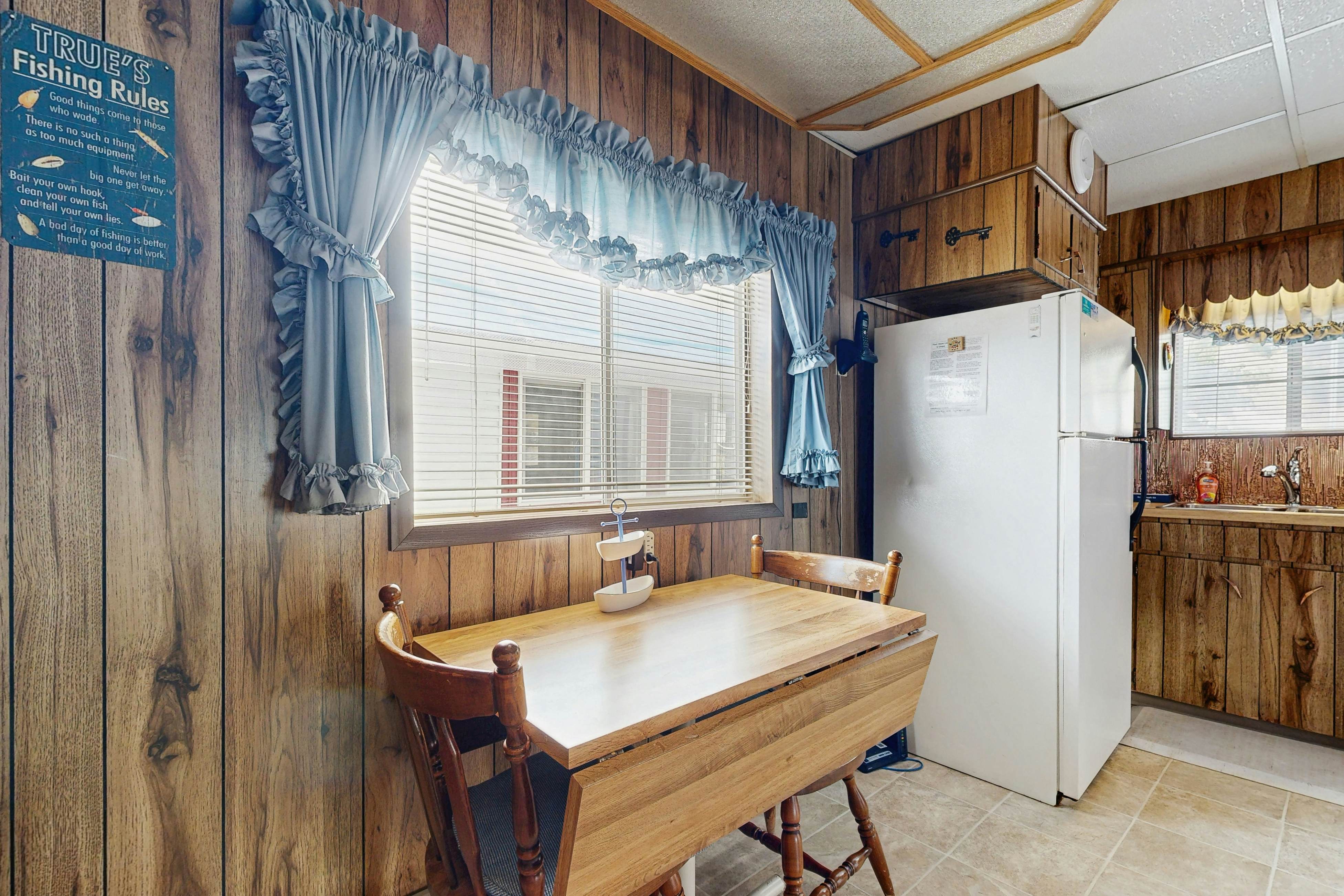 Scenic Bay Float Home Hideaway