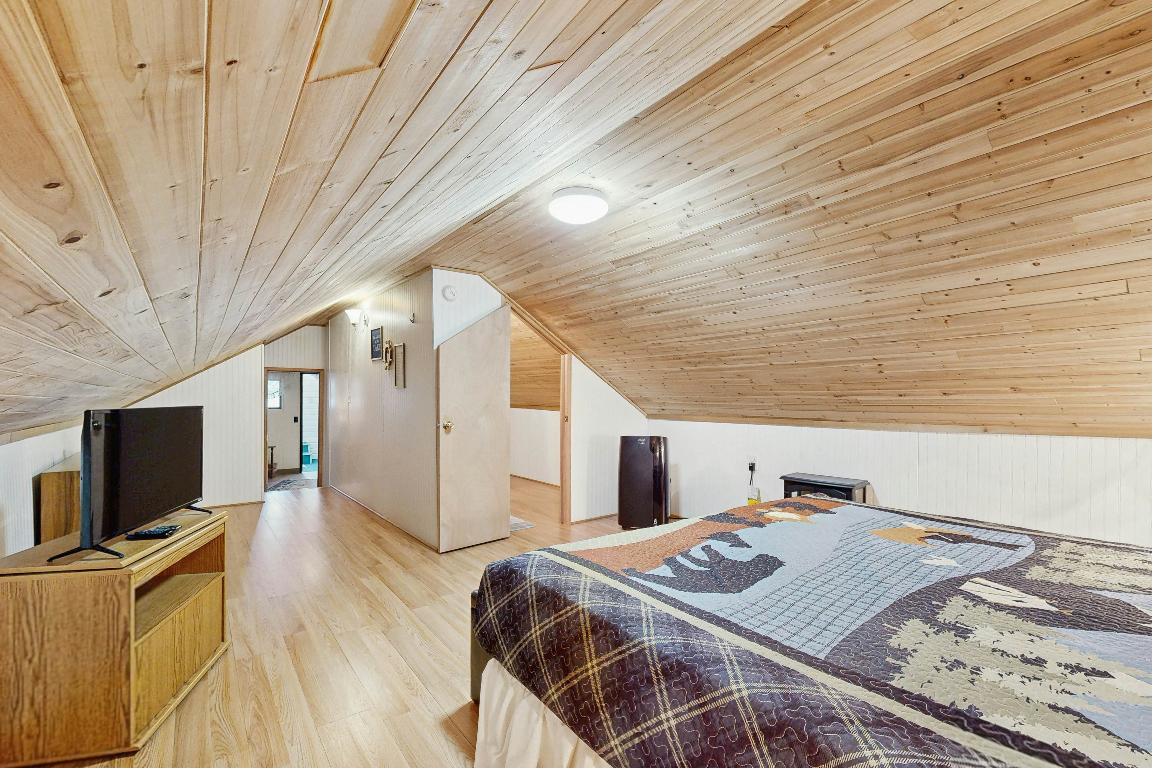 Scenic Bay Float Home Hideaway