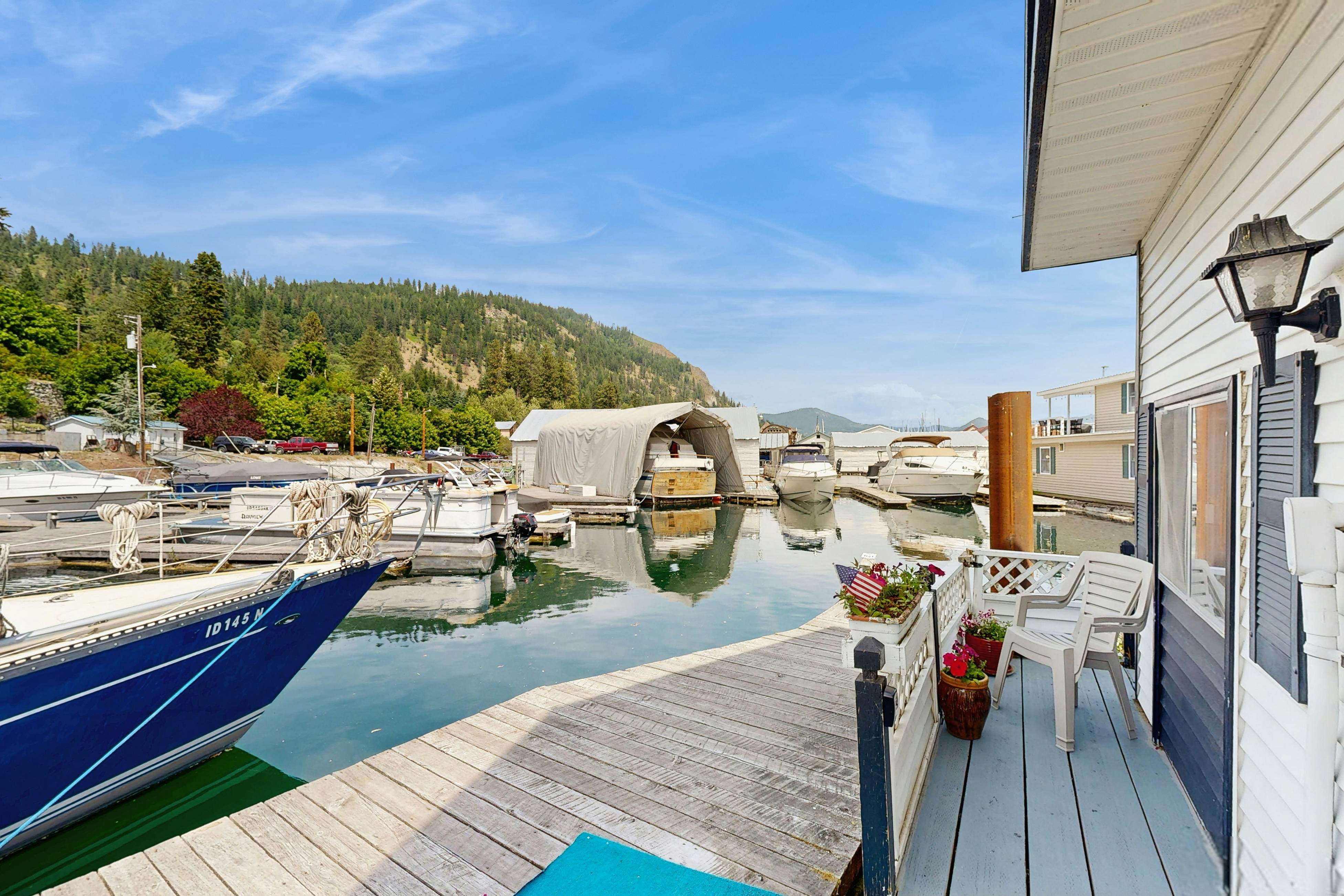 Scenic Bay Float Home Hideaway