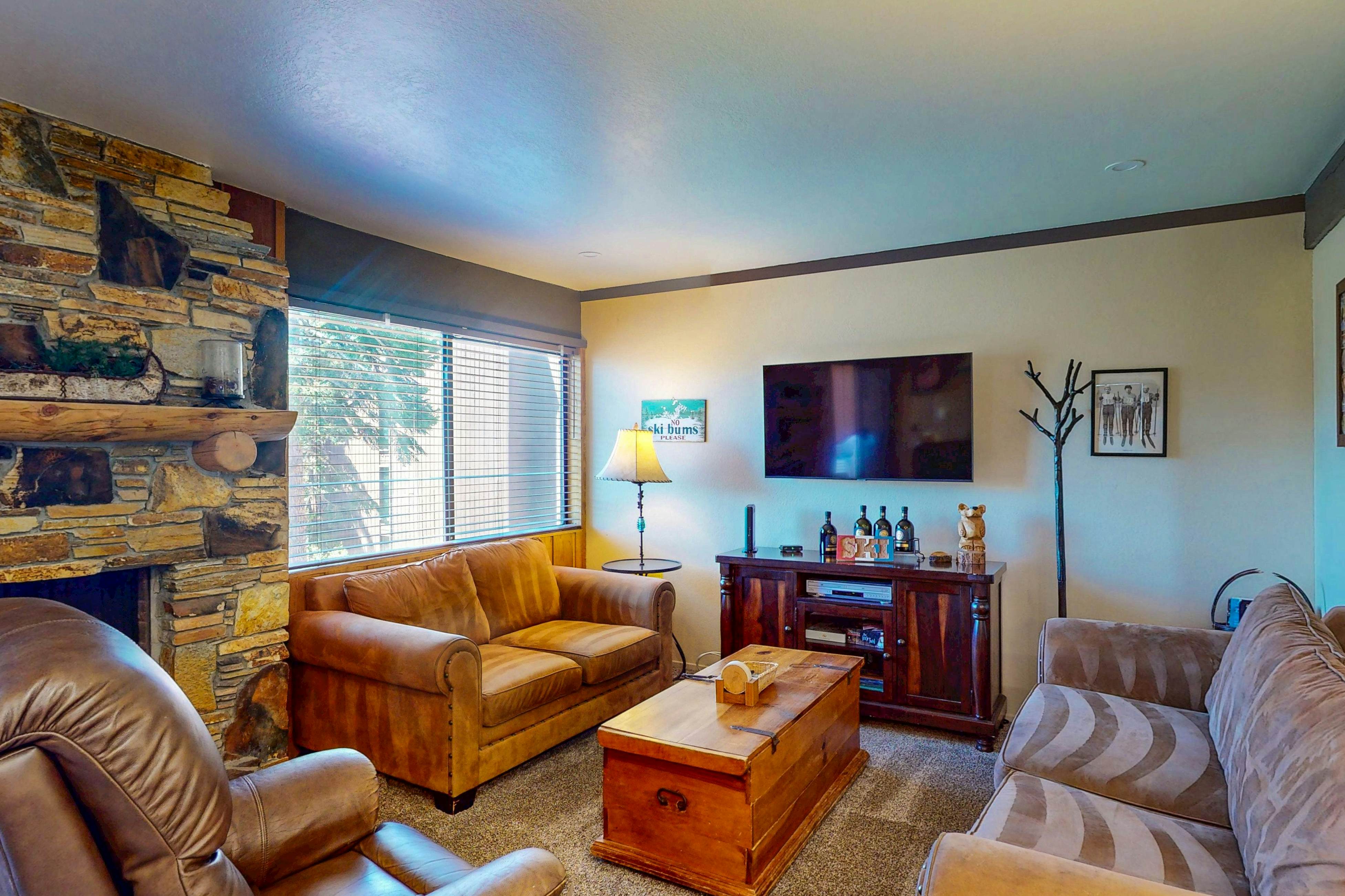 Mammoth Ski & Racquet 131 N