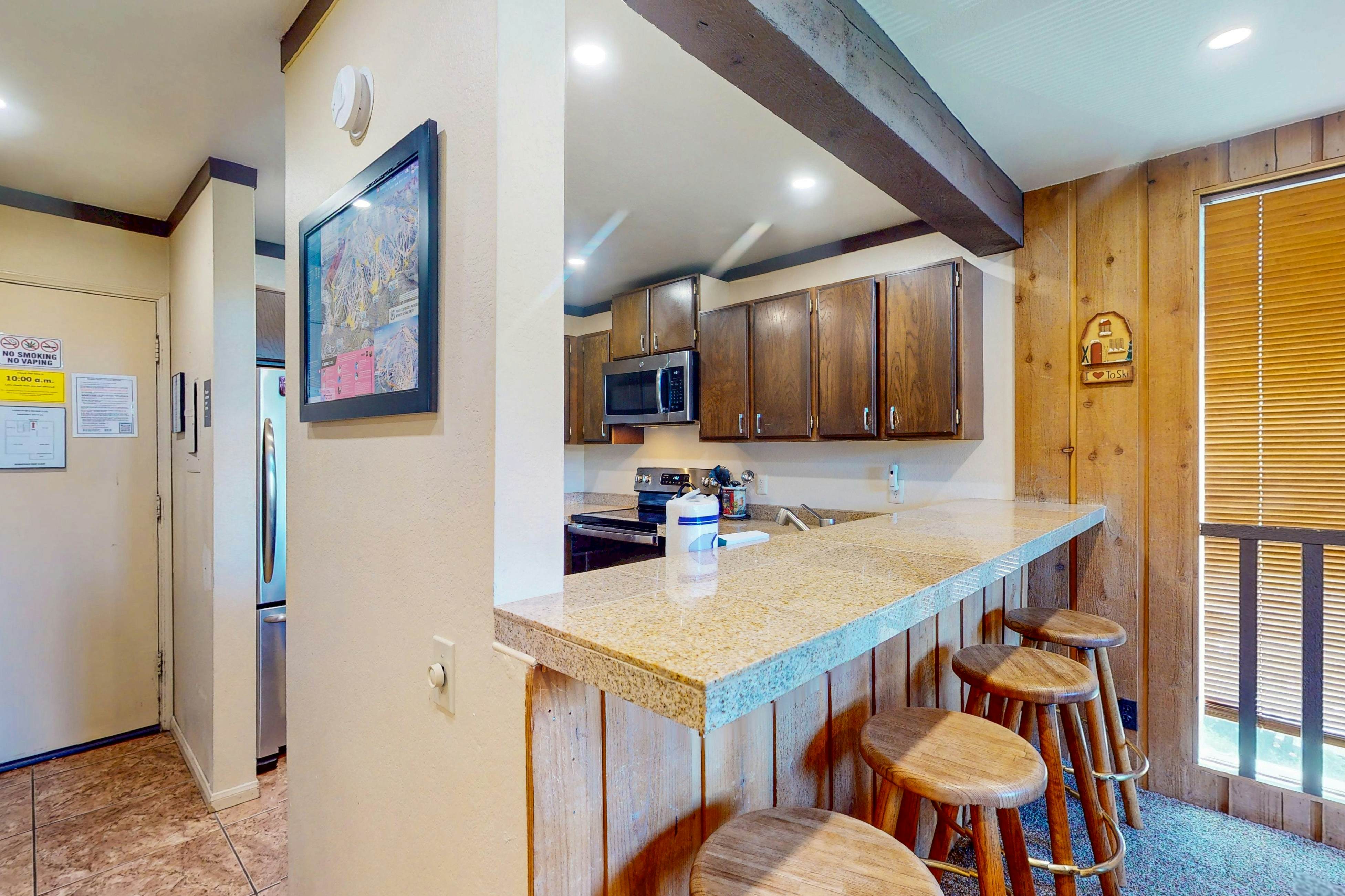 Mammoth Ski & Racquet 131 N