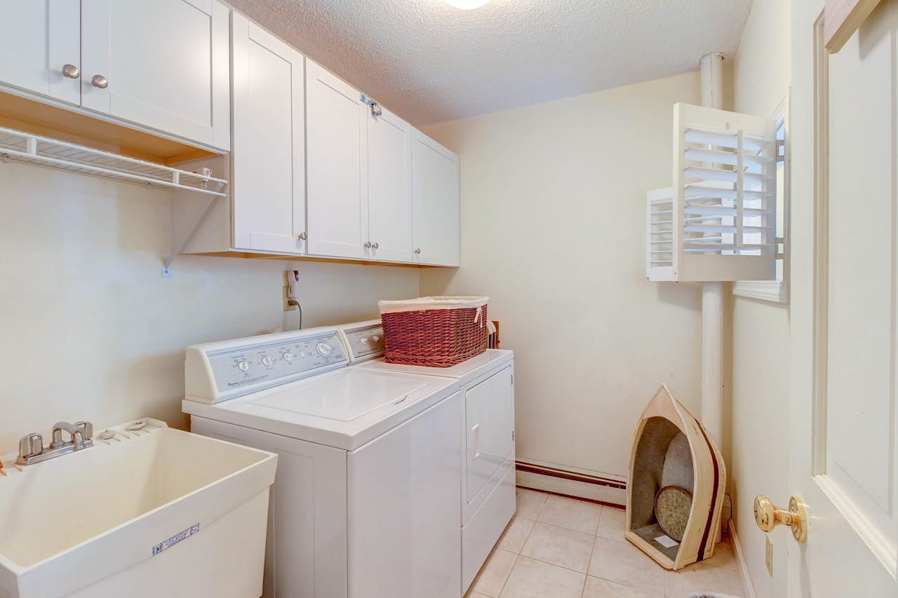 Keeler's Bay Getaway 3 BD Vacation Rental in South Hero, VT Vacasa