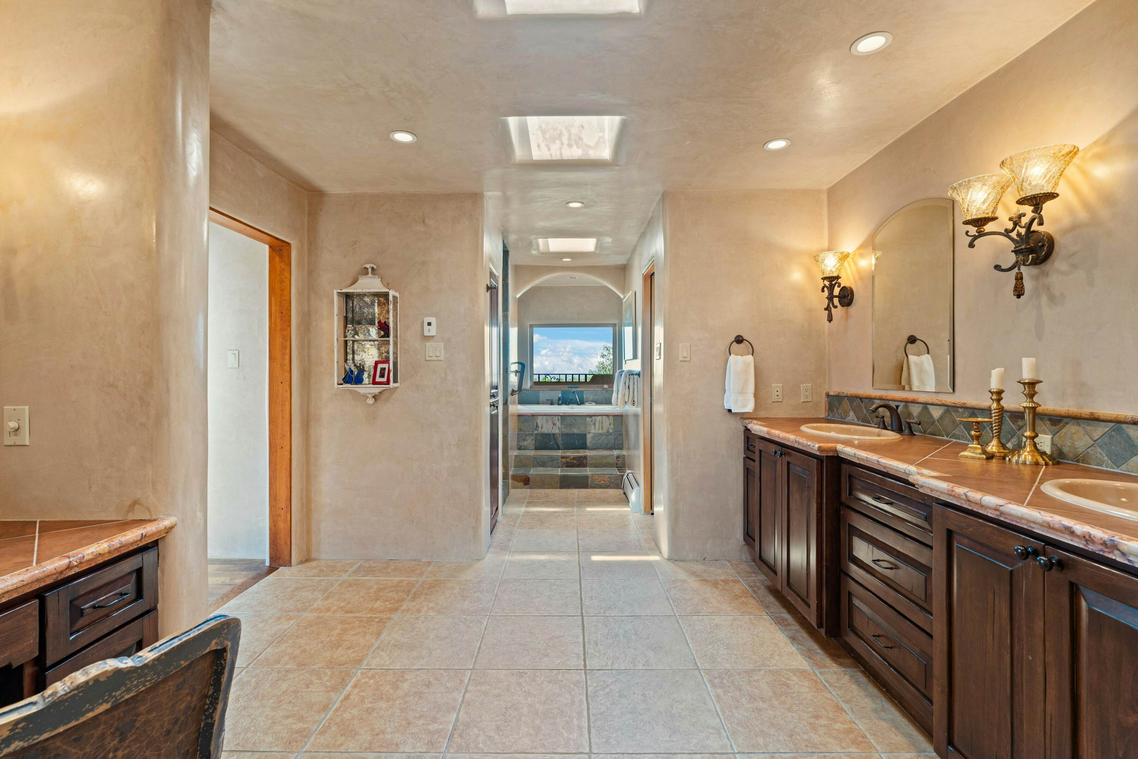 Copper Canyon Roads Estate - 30-night minimum