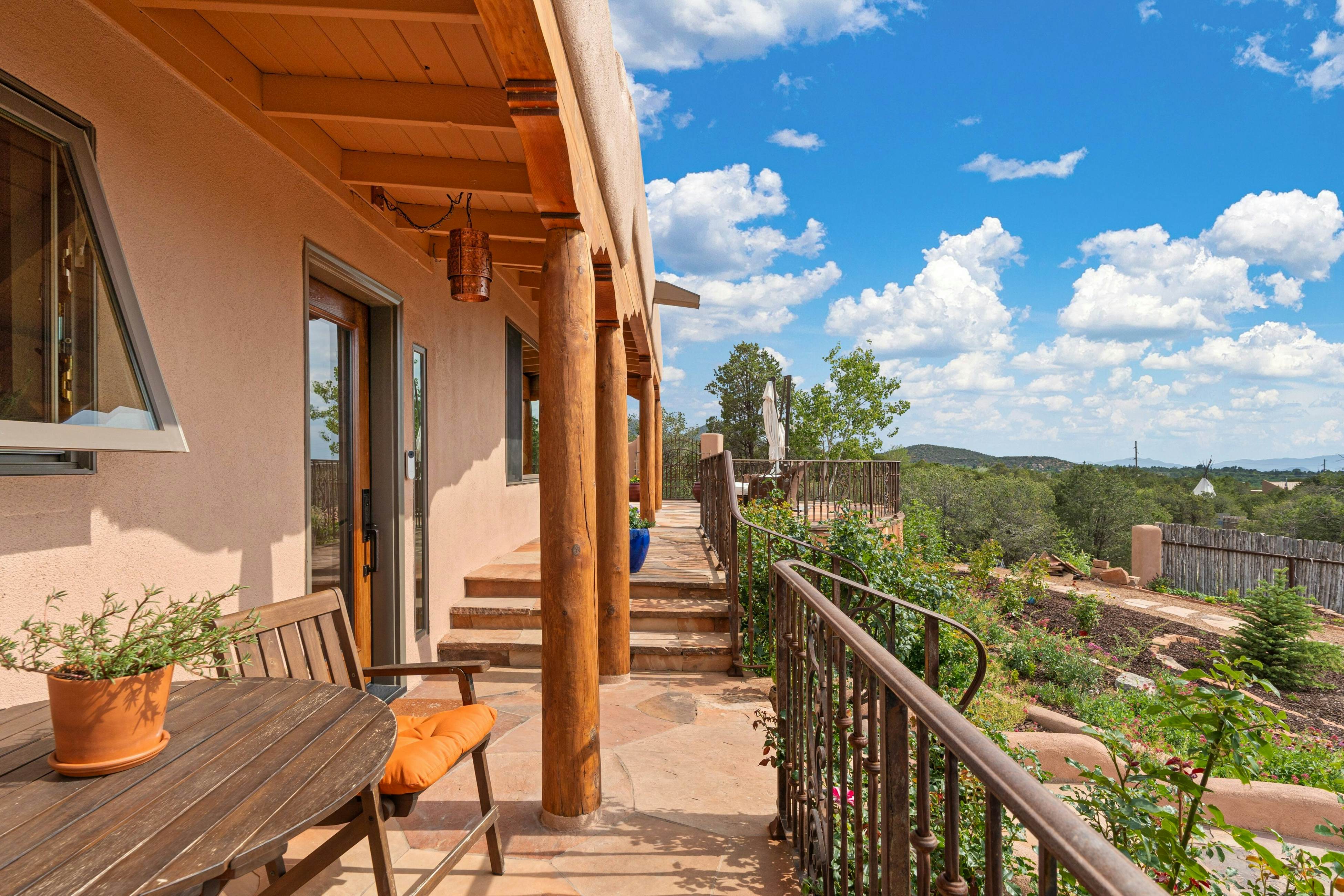 Copper Canyon Roads Estate - 30-night minimum