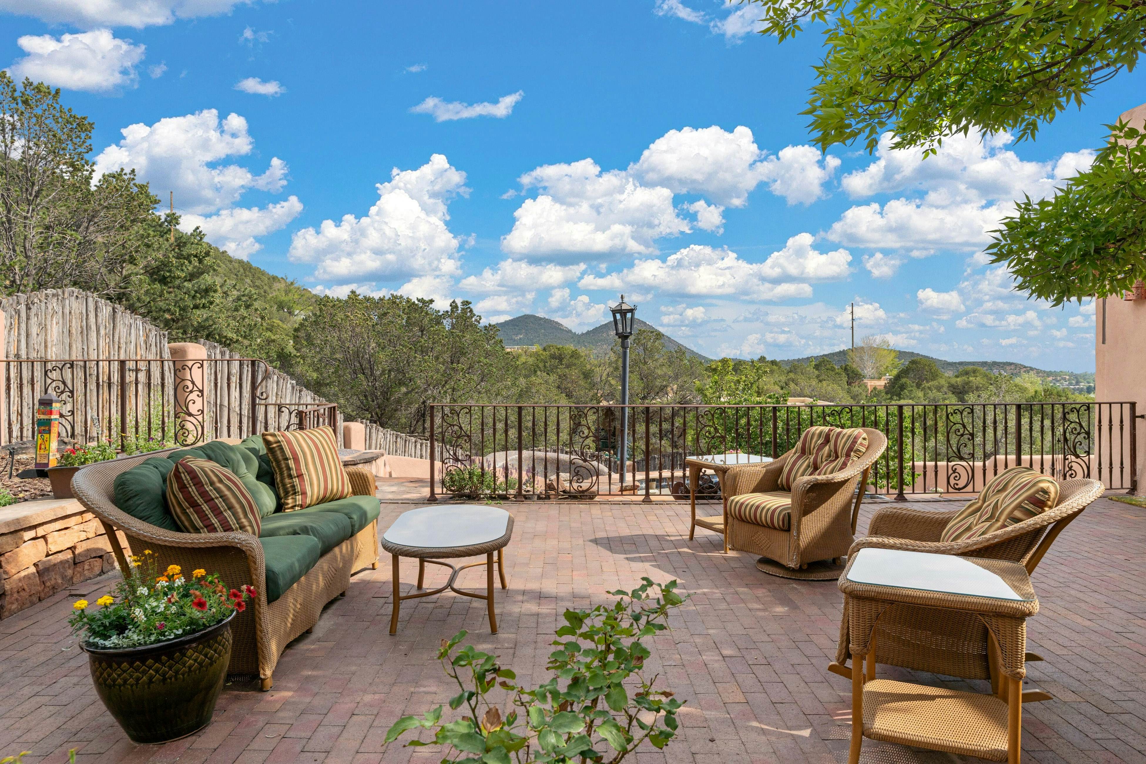 Copper Canyon Roads Estate - 30-night minimum