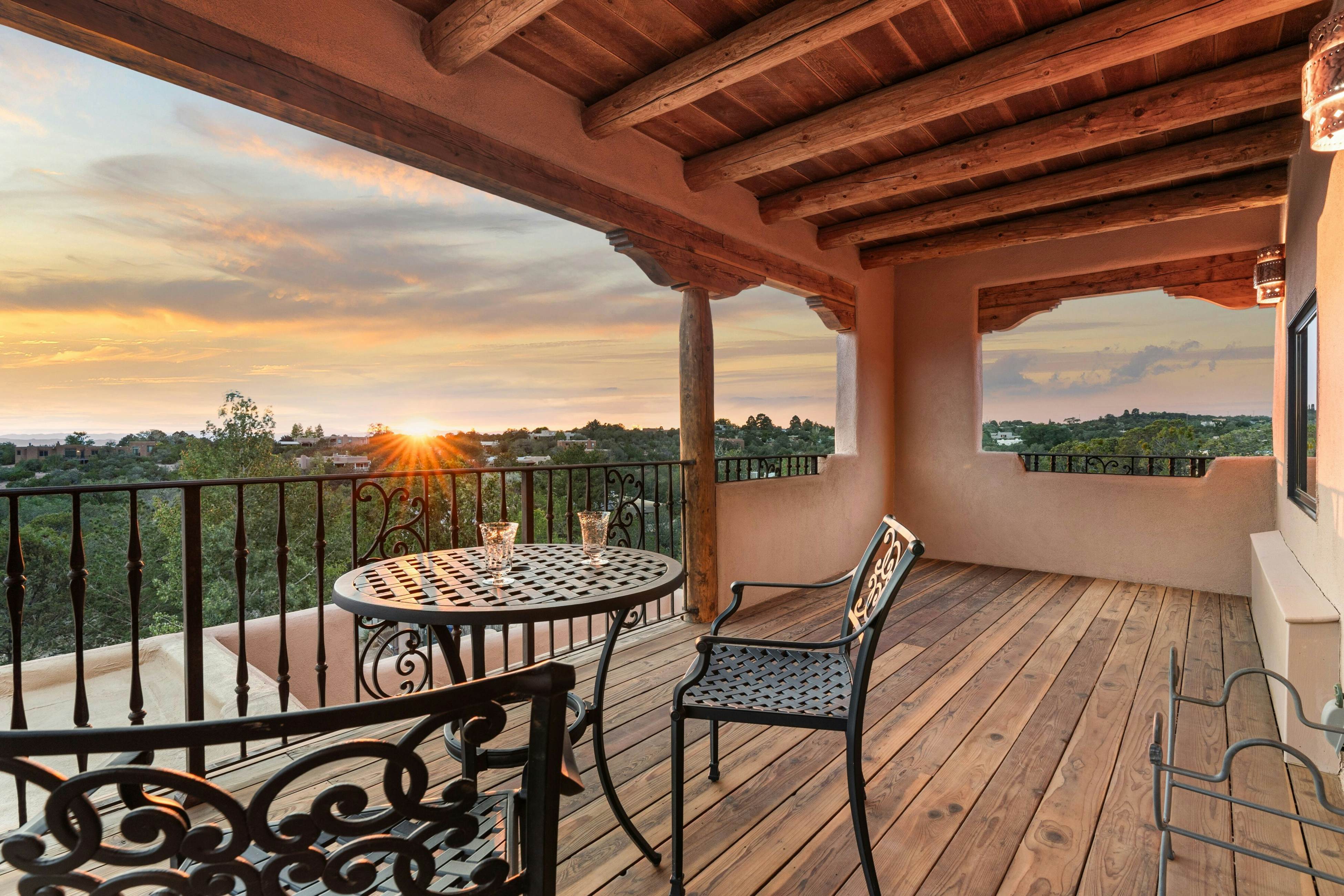 Copper Canyon Roads Estate - 30-night minimum