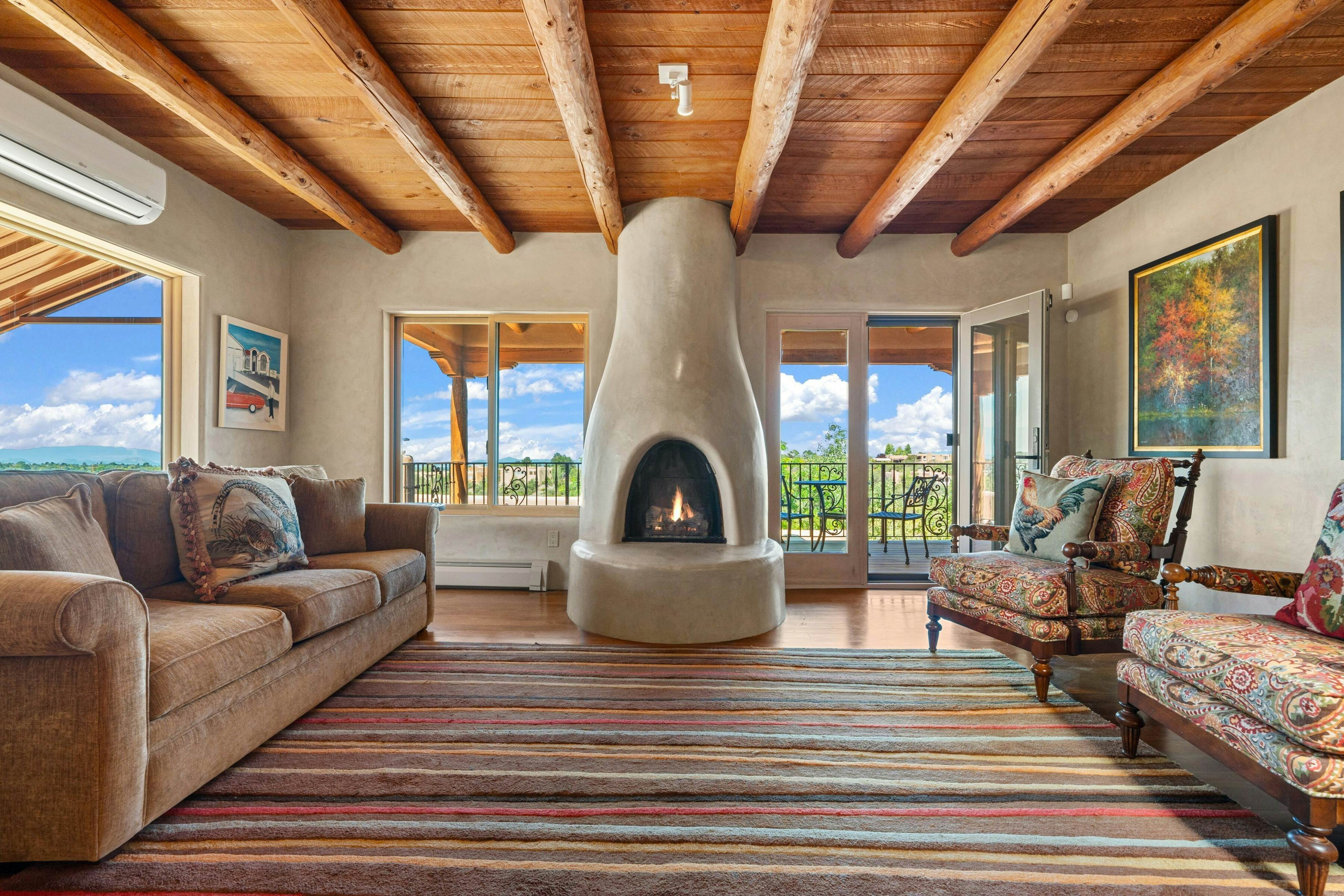 Copper Canyon Roads Estate - 30-night minimum