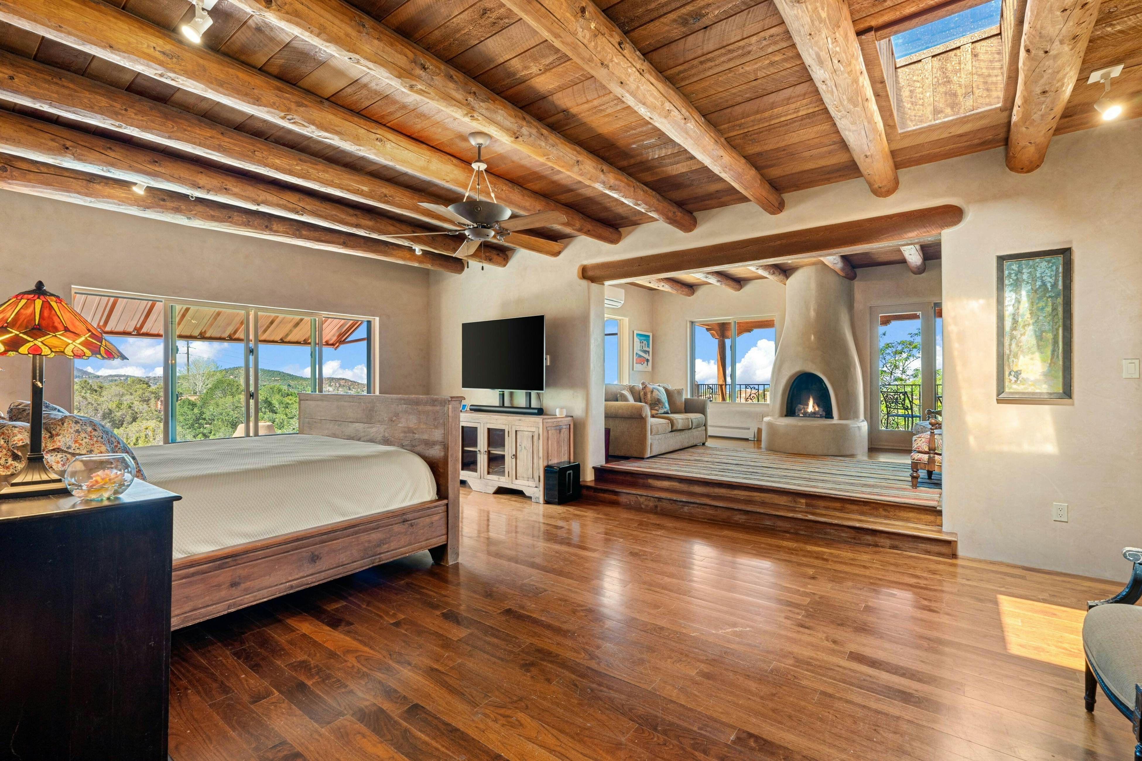 Copper Canyon Roads Estate - 30-night minimum