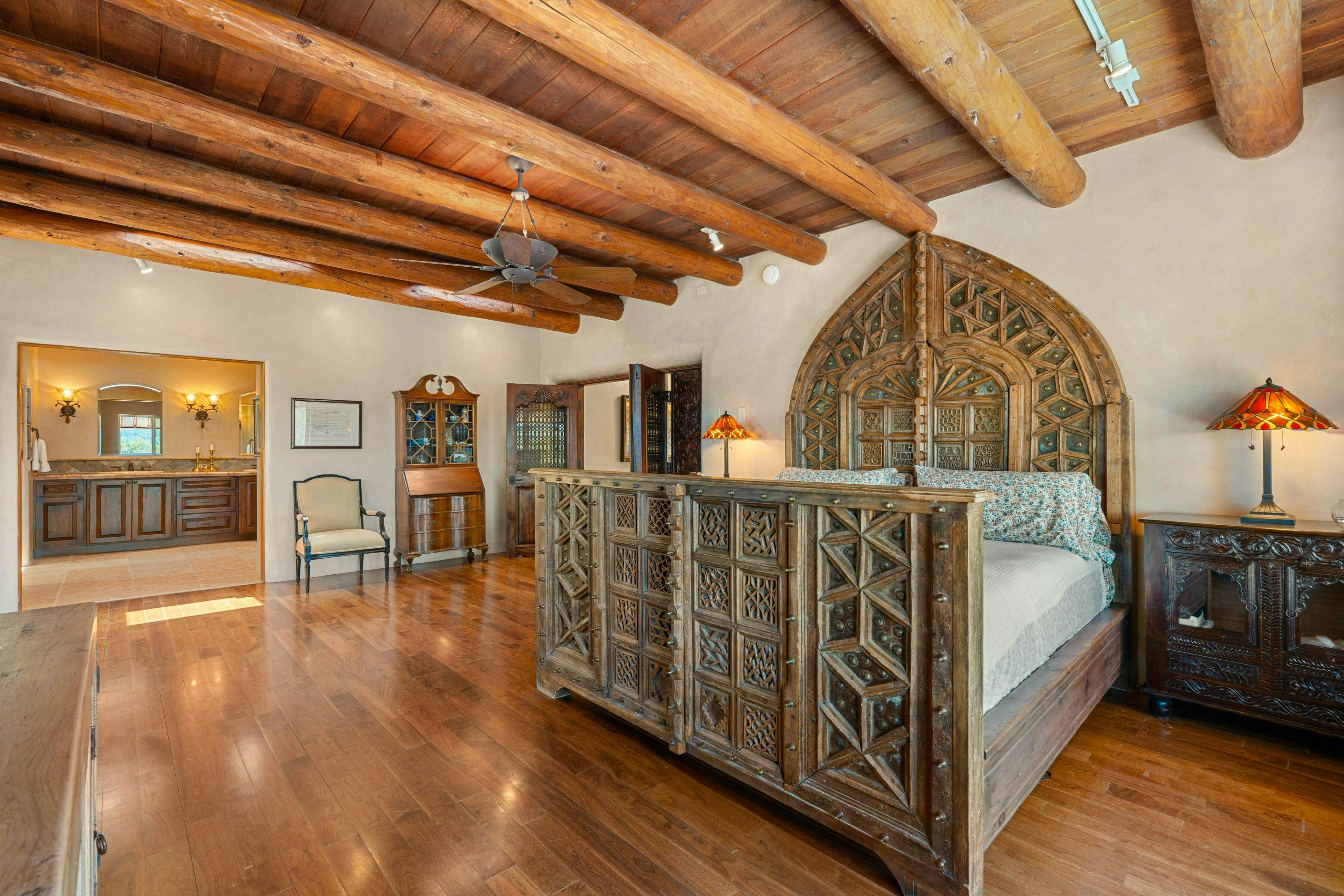 Copper Canyon Roads Estate - 30-night minimum