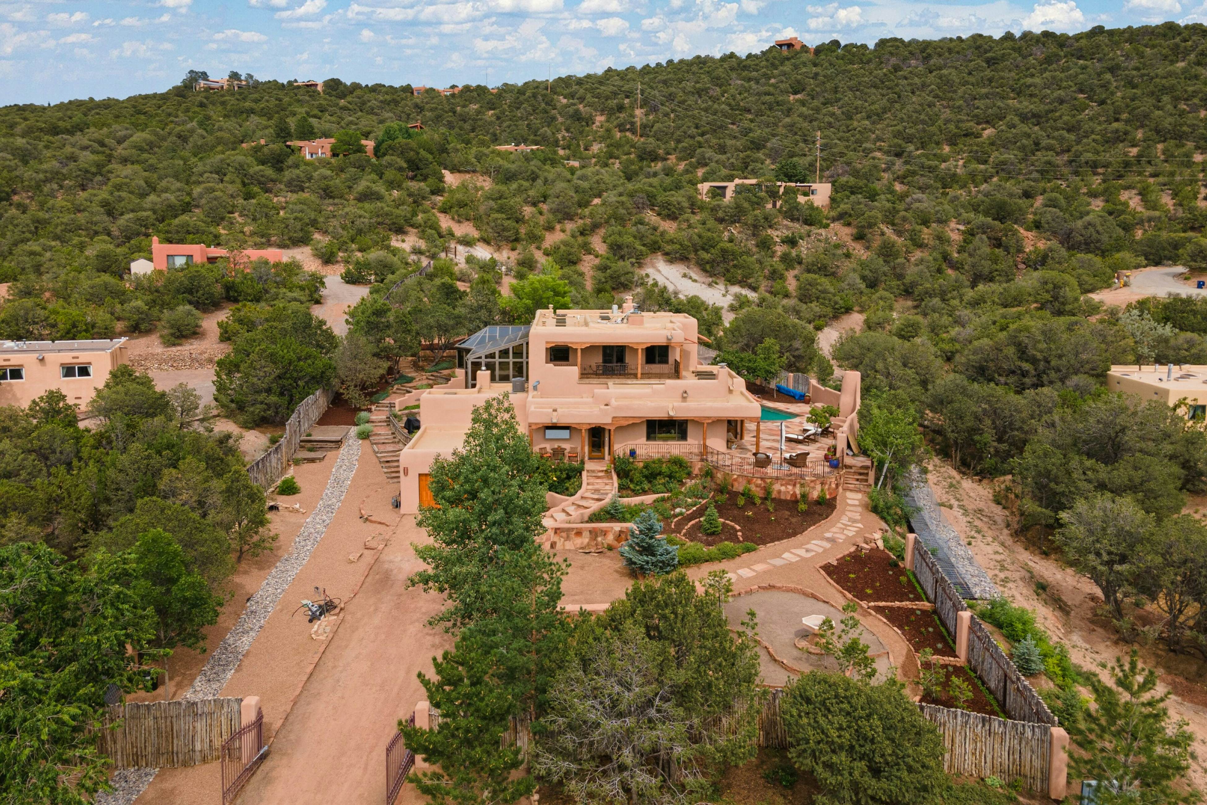 Copper Canyon Roads Estate - 30-night minimum