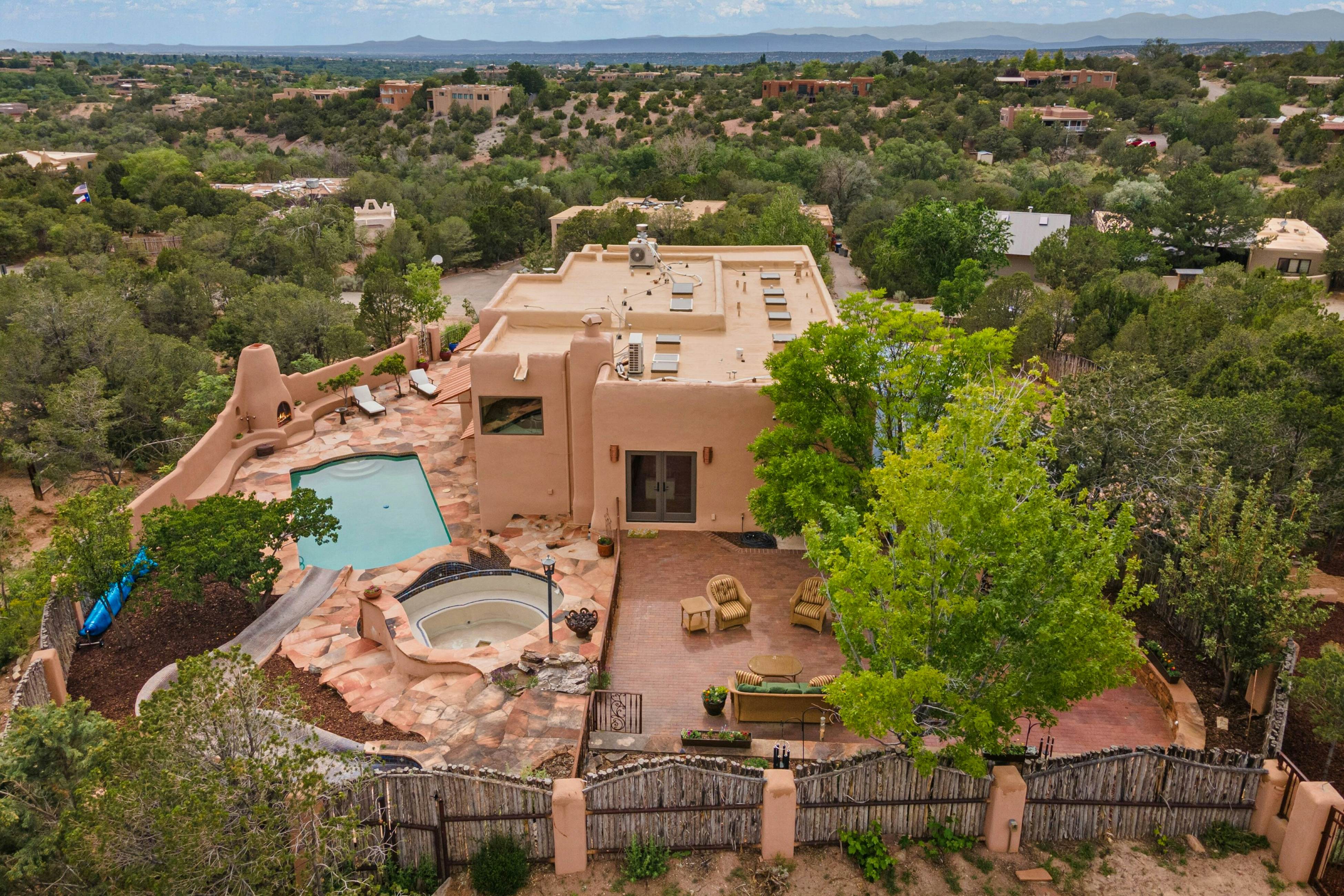 Copper Canyon Roads Estate - 30-night minimum