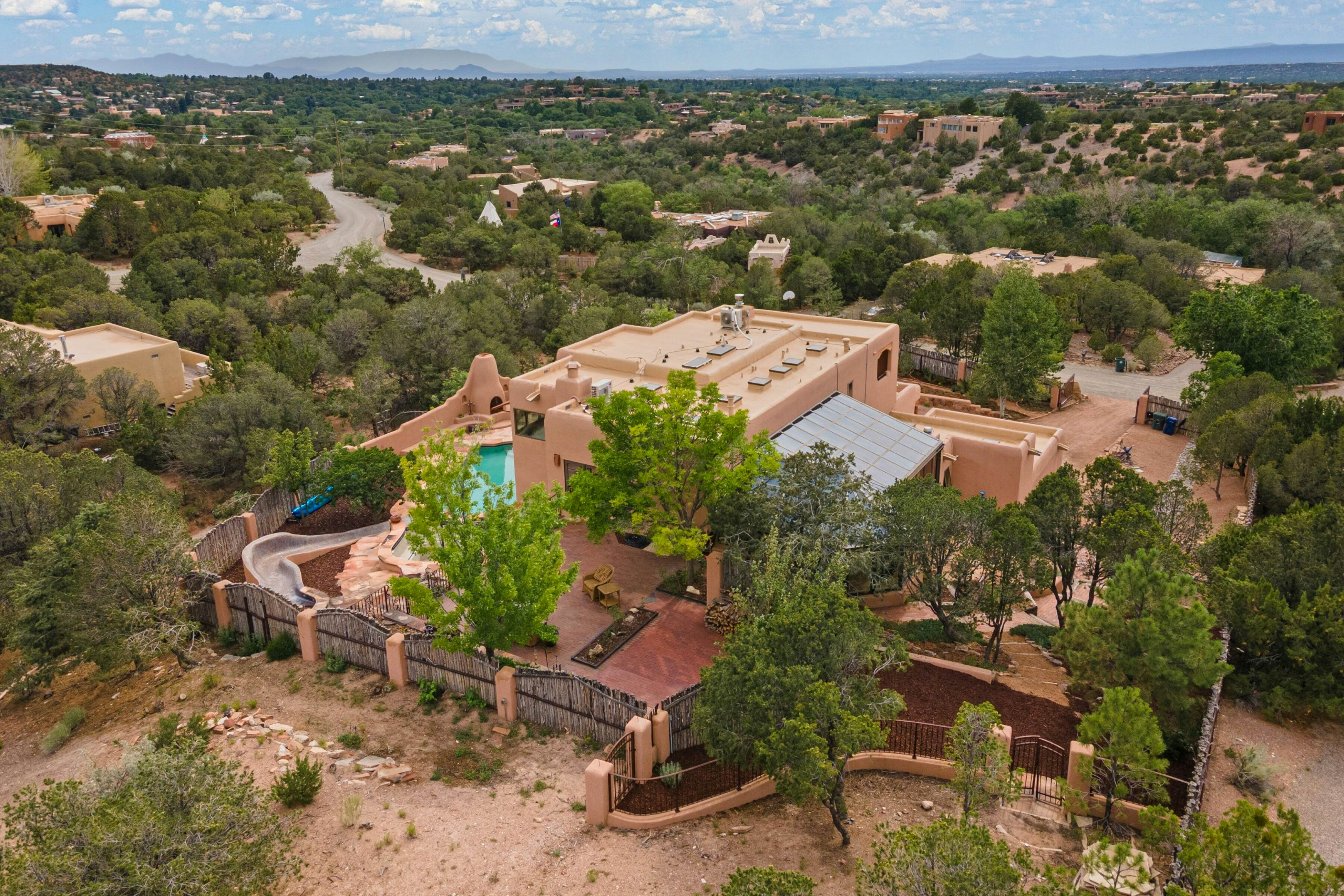 Copper Canyon Roads Estate - 30-night minimum