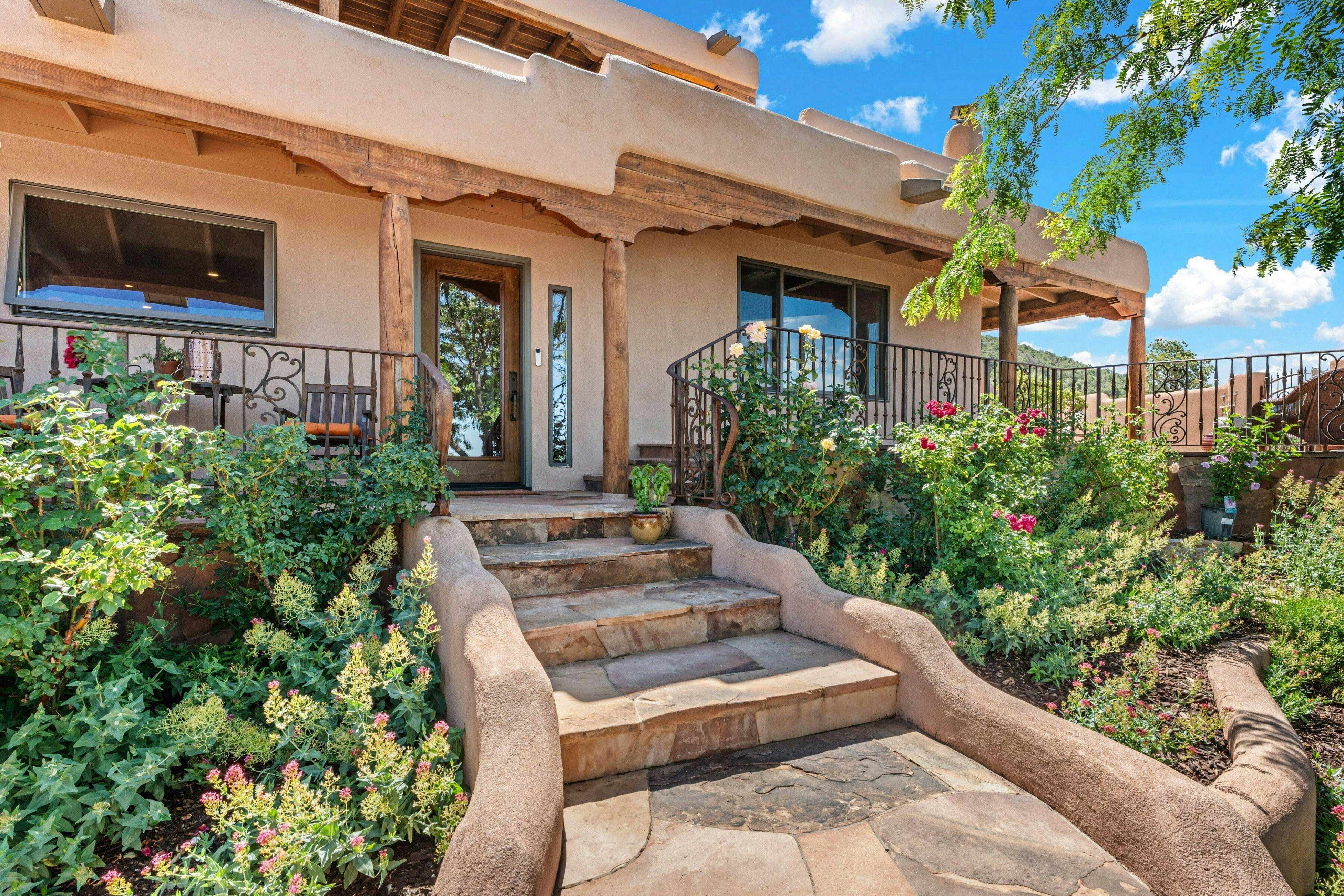 Copper Canyon Roads Estate - 30-night minimum