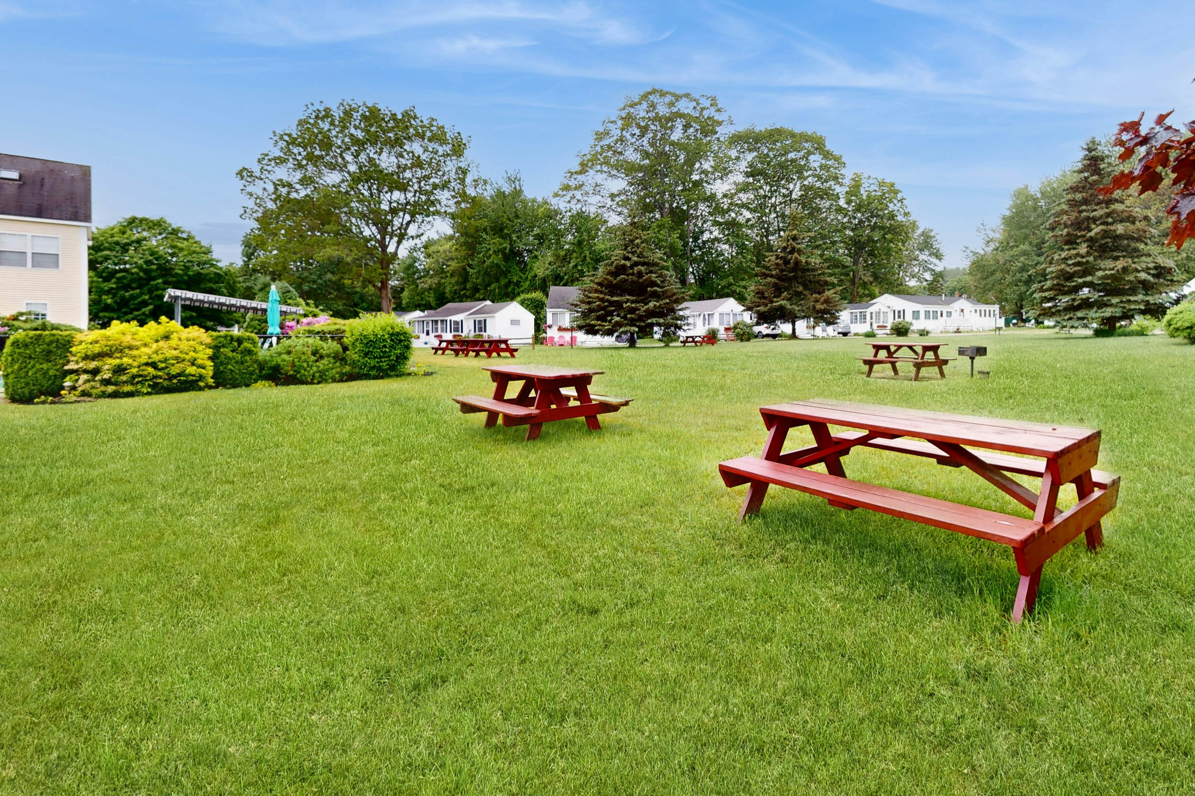 The Lighthouse Getaway -- Holiday House M19