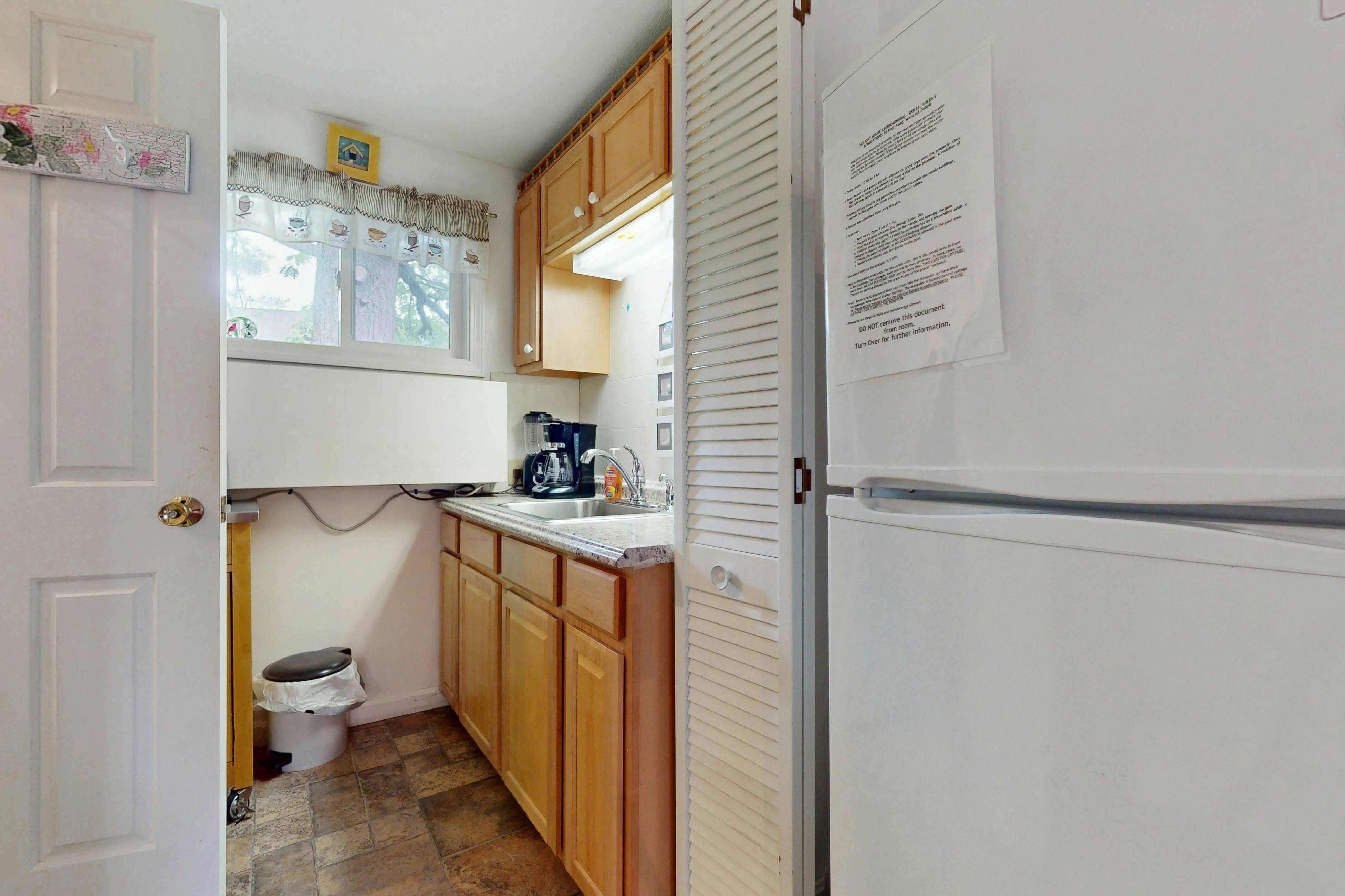 The Lighthouse Getaway -- Holiday House M19