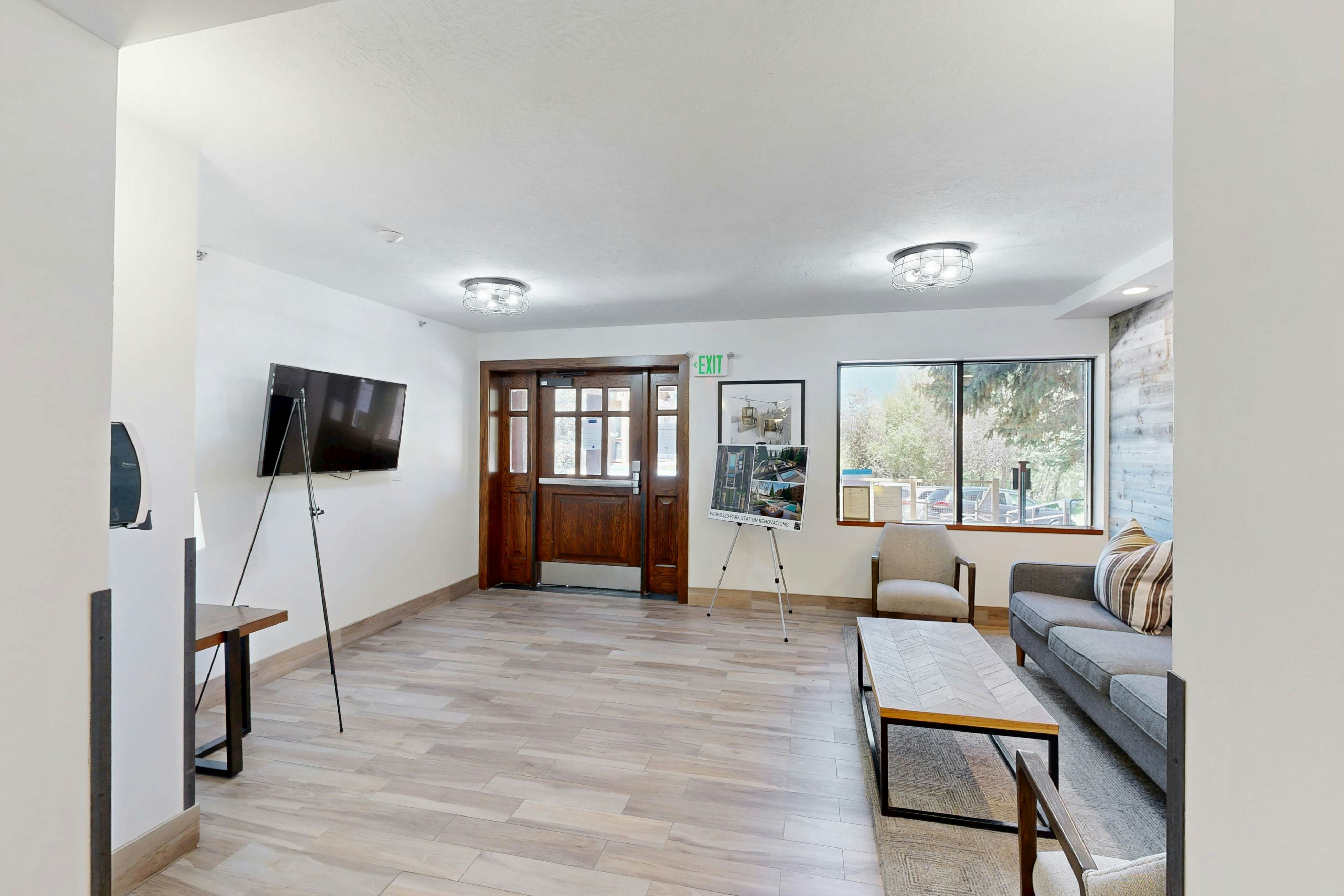 Park Station Elegance 210