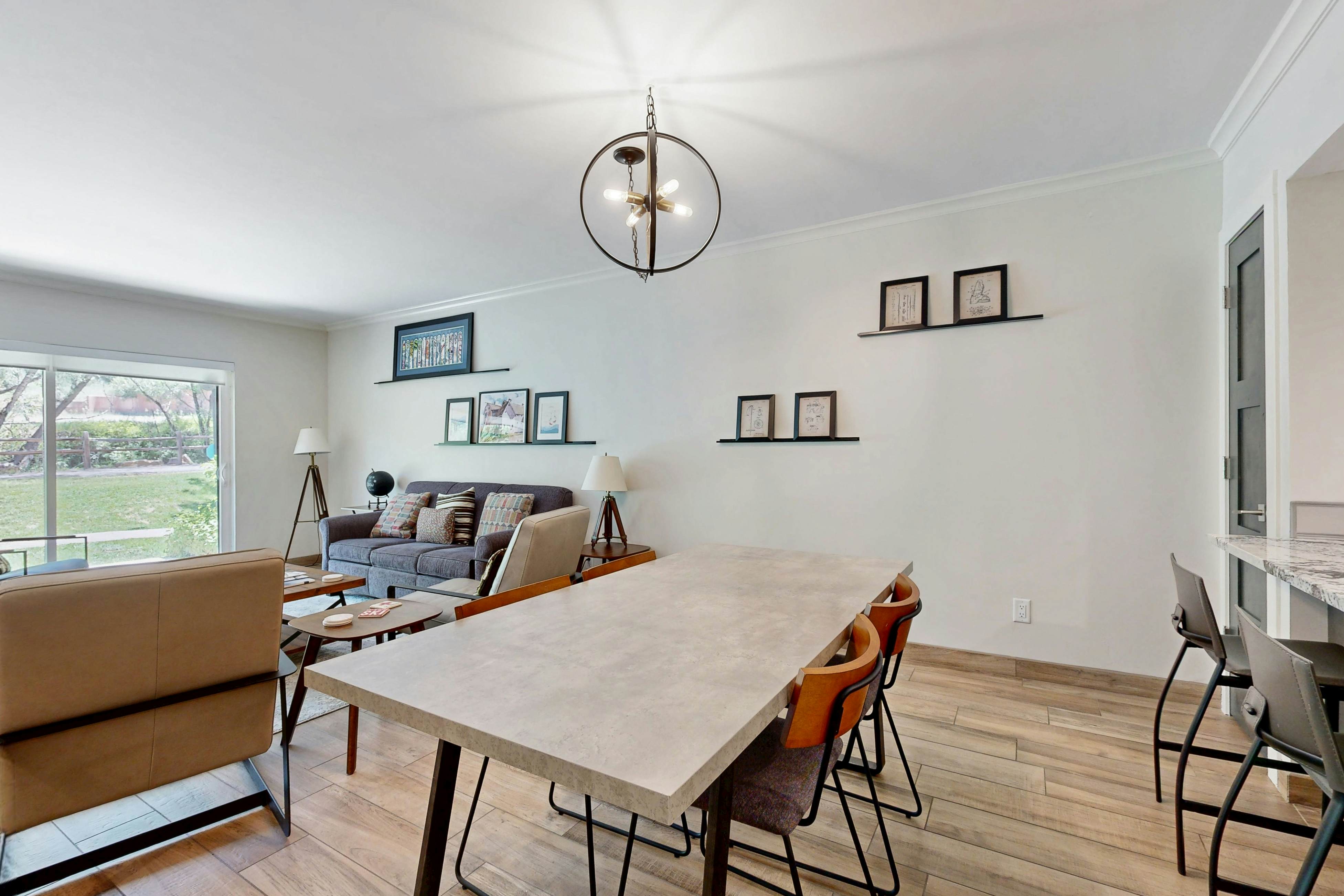 Park Station Elegance 210