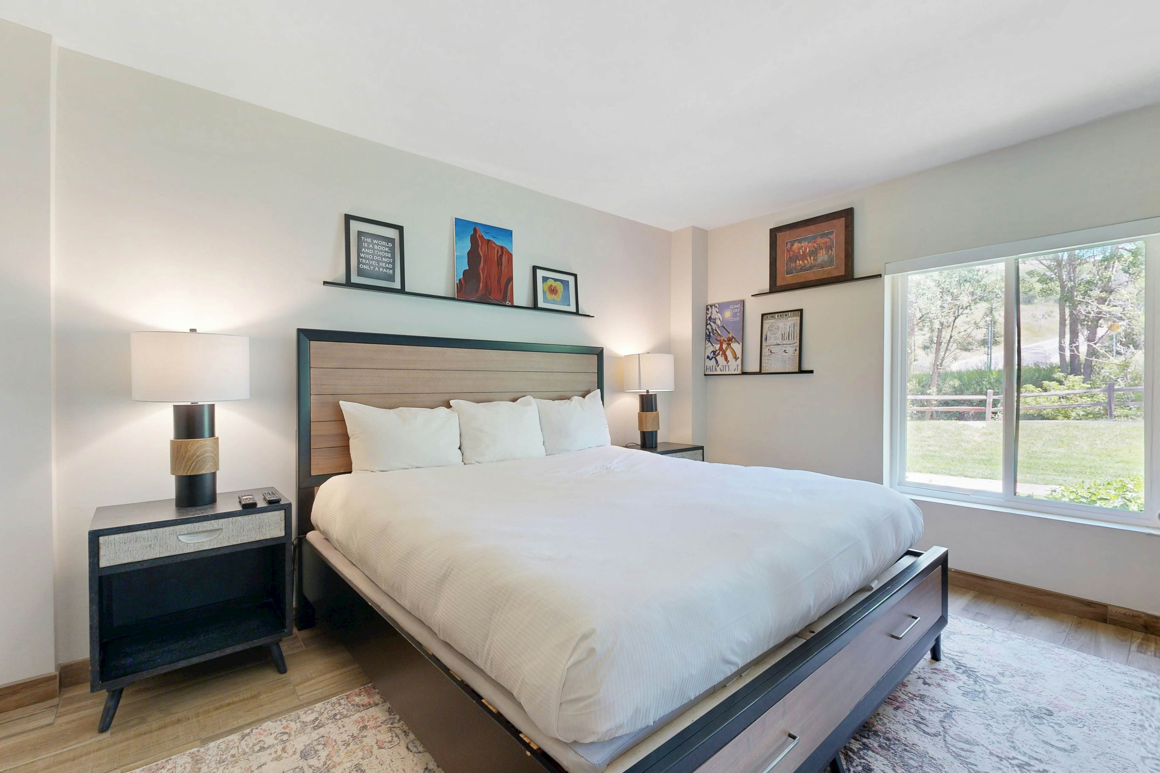 Park Station Elegance 210